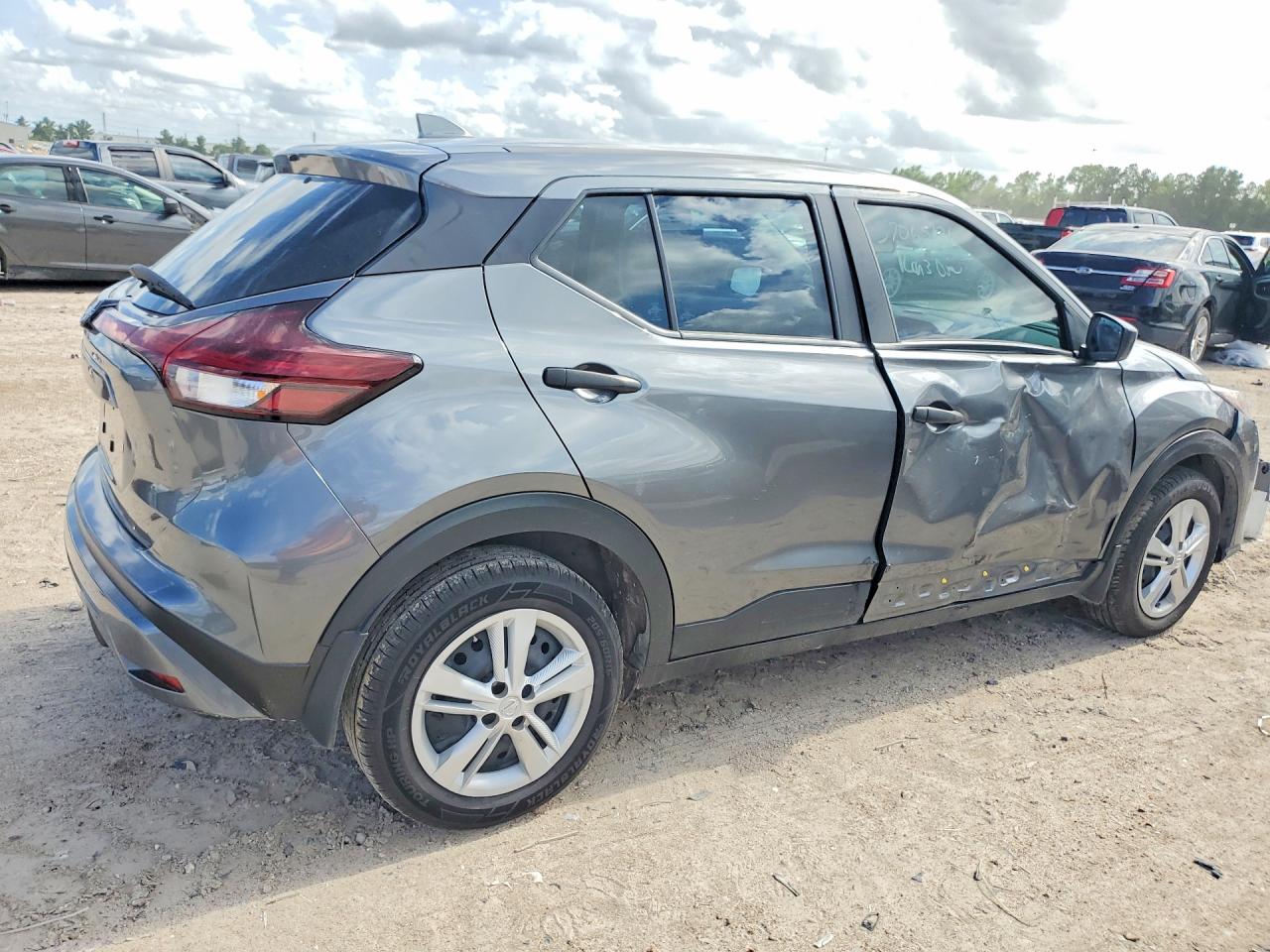 2024 Nissan Kicks S Silver vin: 3N1CP5BV2RL583916