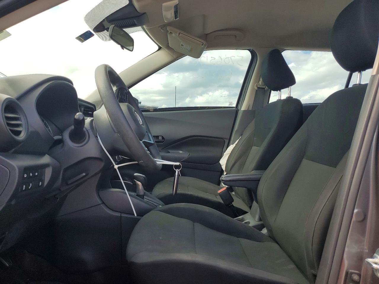 2024 Nissan Kicks S Silver vin: 3N1CP5BV2RL583916