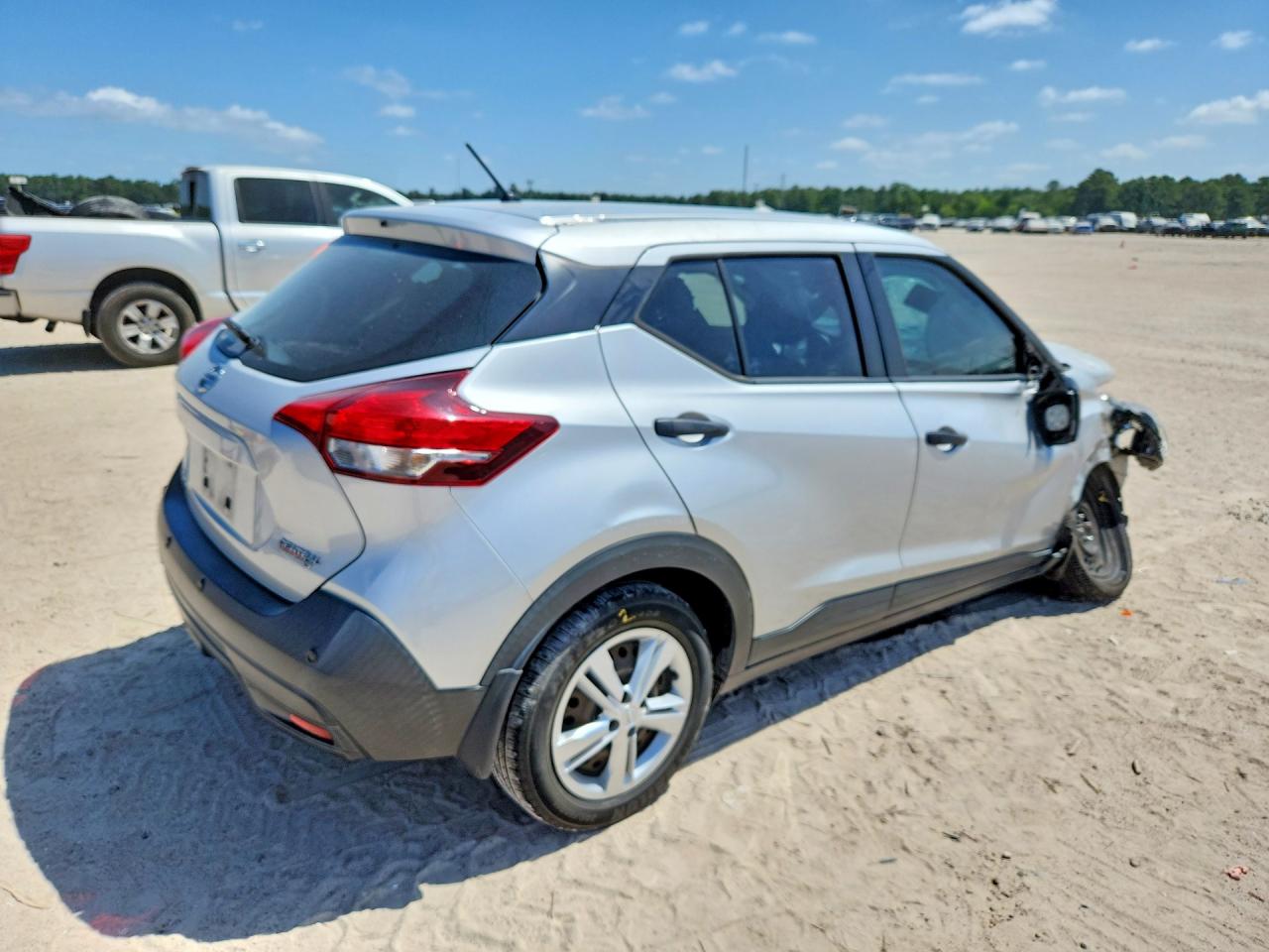 2020 Nissan Kicks S Silver vin: 3N1CP5BV4LL543604