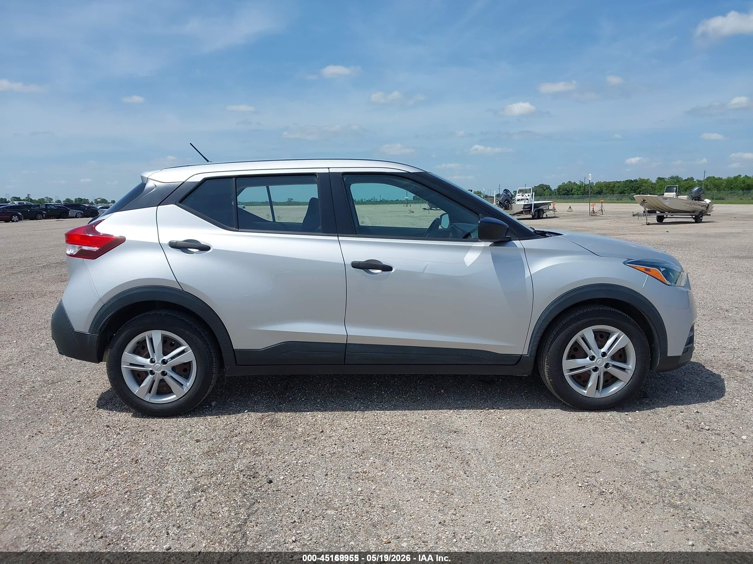 2020 Nissan Kicks S Xtronic Cvt Silver vin: 3N1CP5BV6LL543345