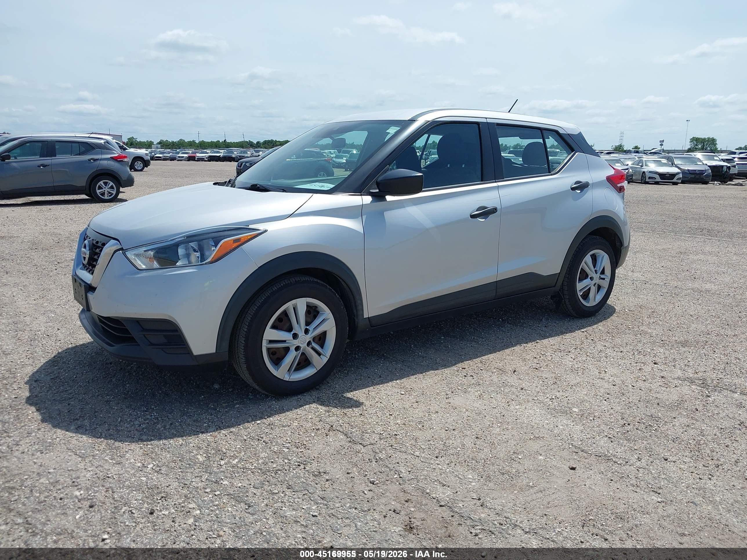 2020 Nissan Kicks S Xtronic Cvt Silver vin: 3N1CP5BV6LL543345