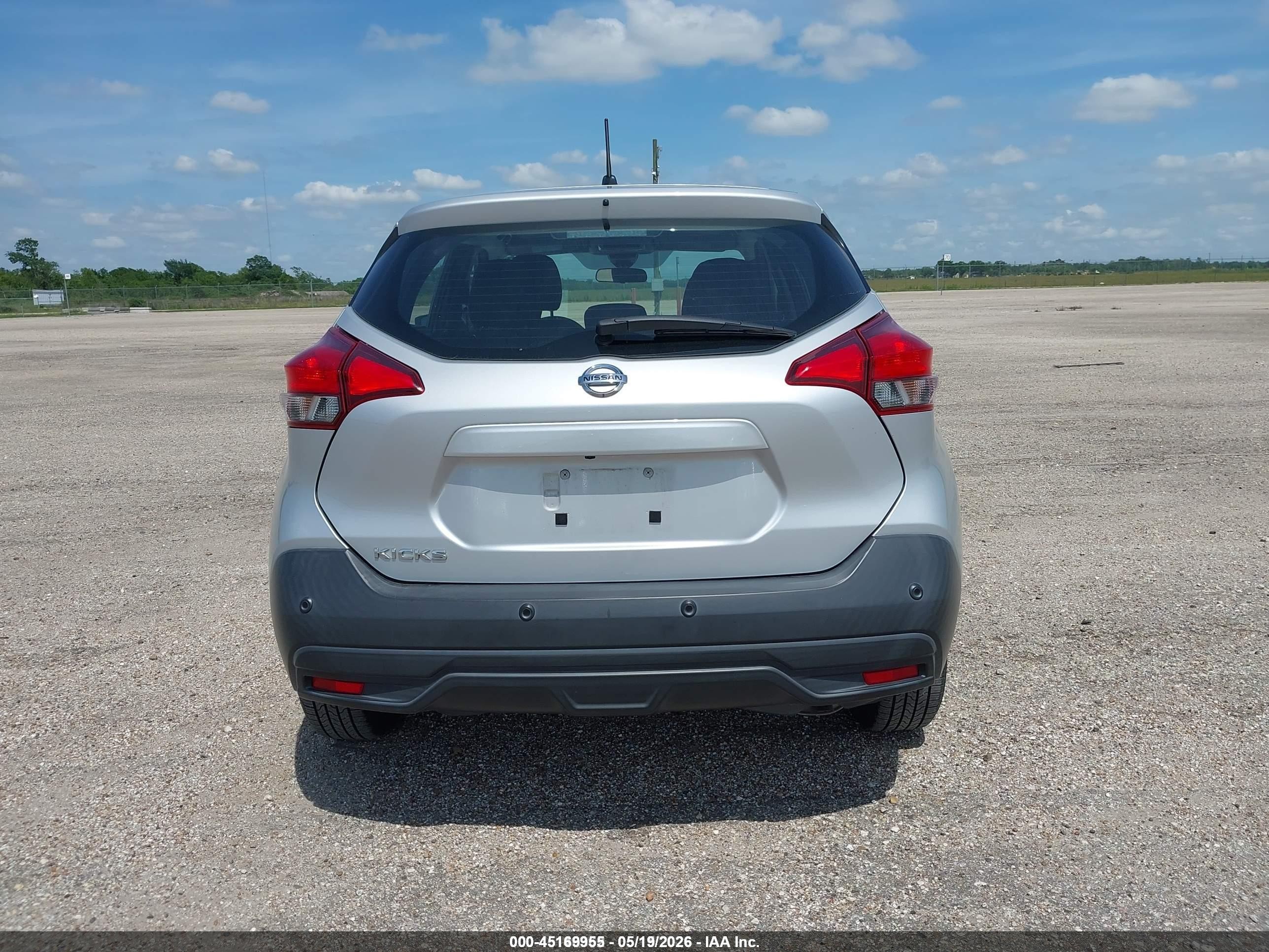 2020 Nissan Kicks S Xtronic Cvt Silver vin: 3N1CP5BV6LL543345