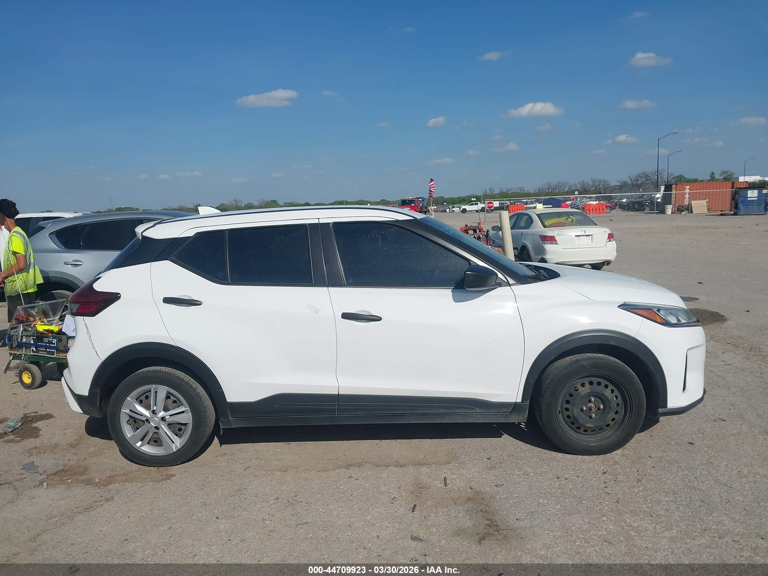 2021 Nissan Kicks S Xtronic Cvt White vin: 3N1CP5BV7ML511411