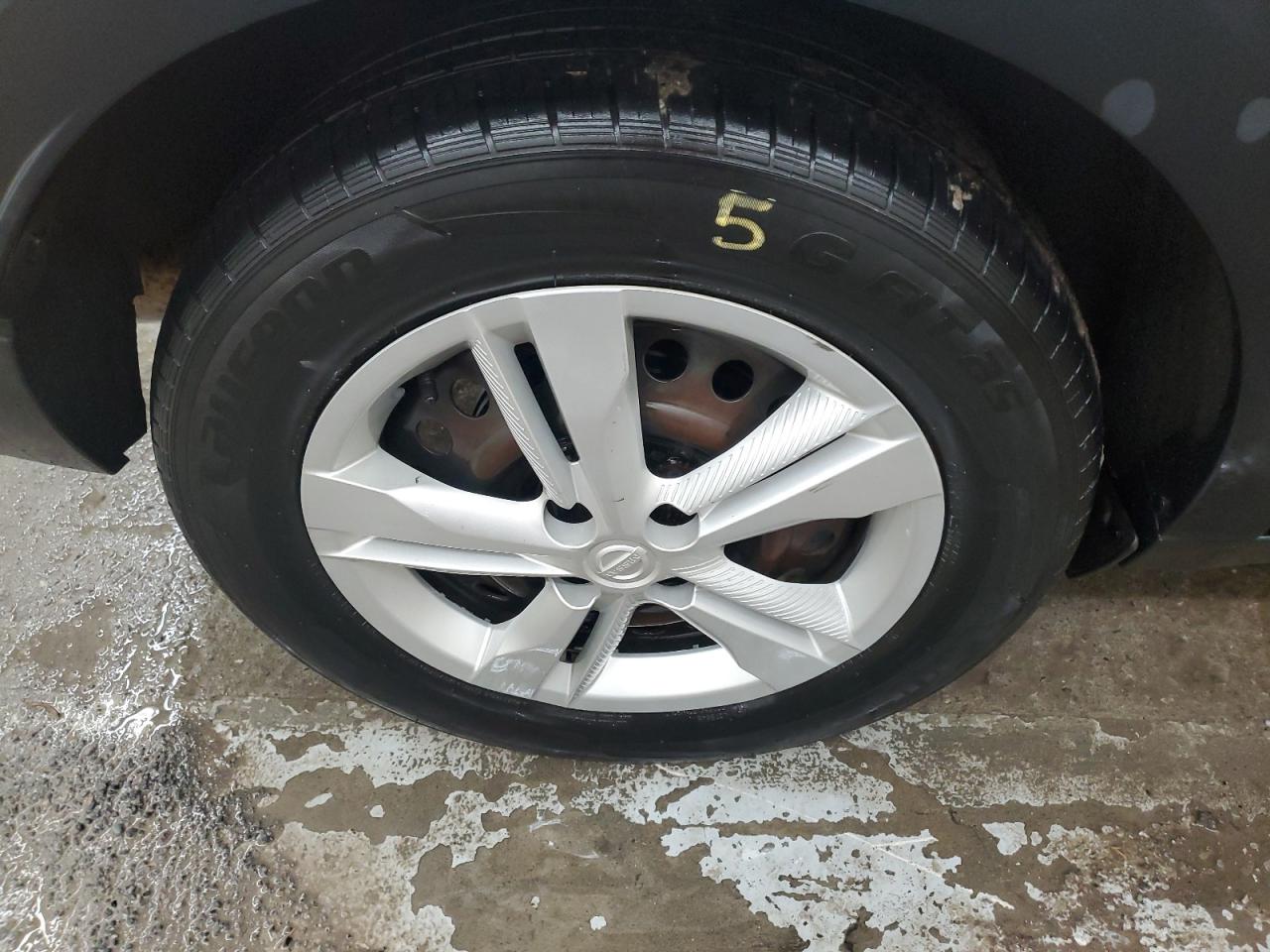2021 Nissan Kicks S White vin: 3N1CP5BVXML549523 Damage: Right Rear Wheel Cover, Curb Rash, 2 To 3 Inches