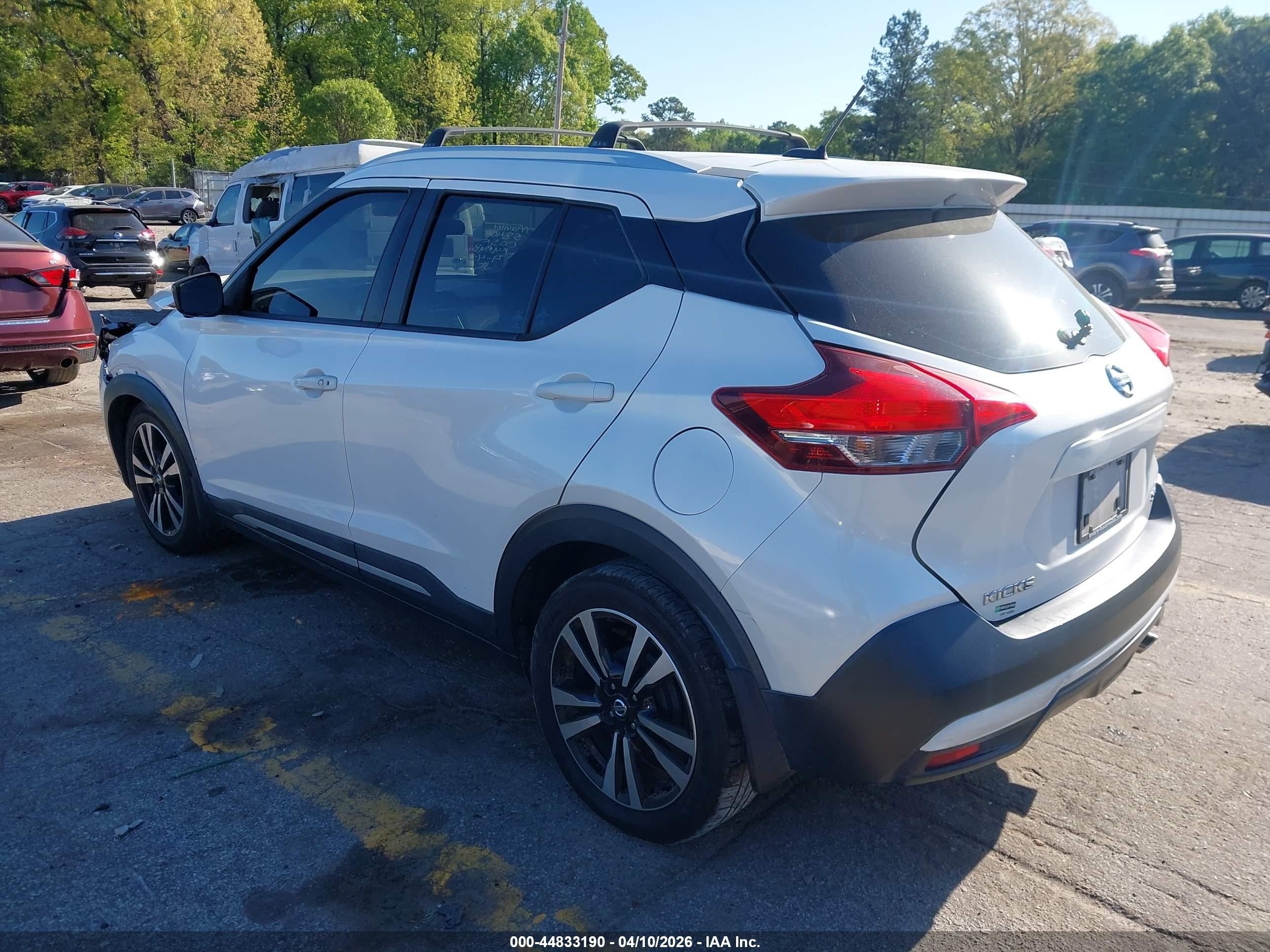 2019 Nissan Kicks Sr Белый vin: 3N1CP5CU0KL511219