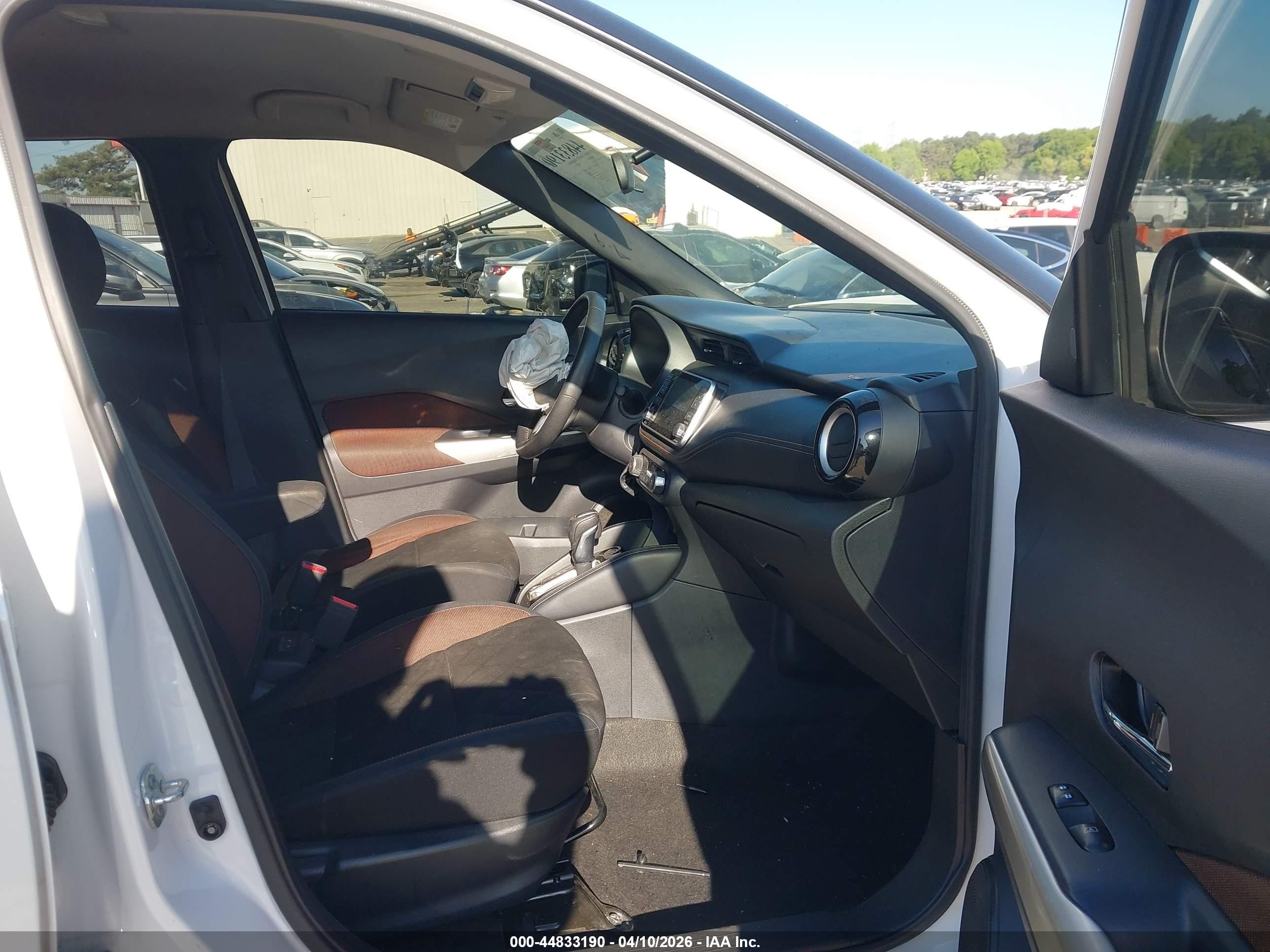 2019 Nissan Kicks Sr Белый vin: 3N1CP5CU0KL511219
