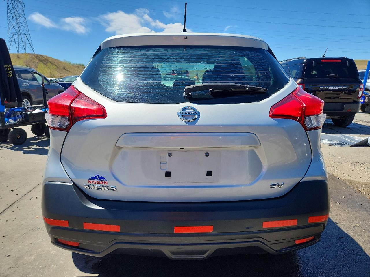 2019 Nissan Kicks Sv Серебряный vin: 3N1CP5CU0KL558475