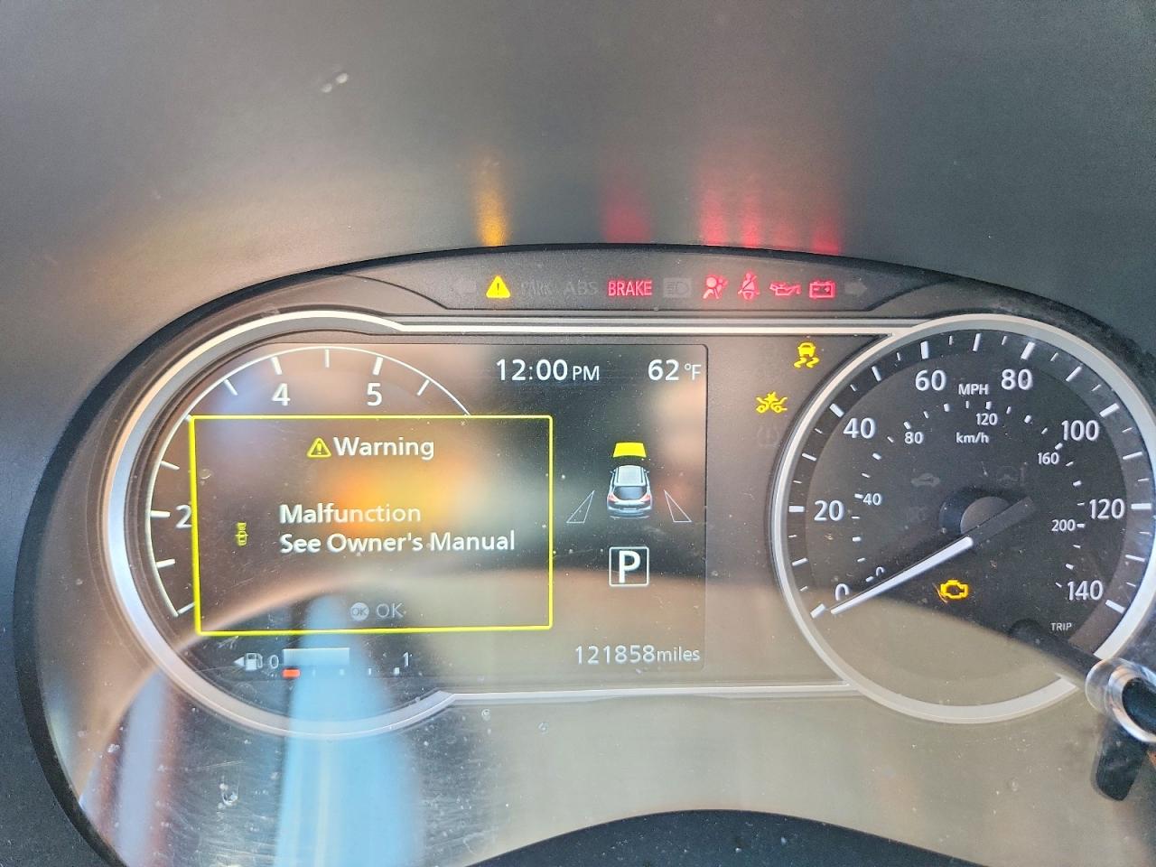 2019 Nissan Kicks Sv Серебряный vin: 3N1CP5CU0KL558475