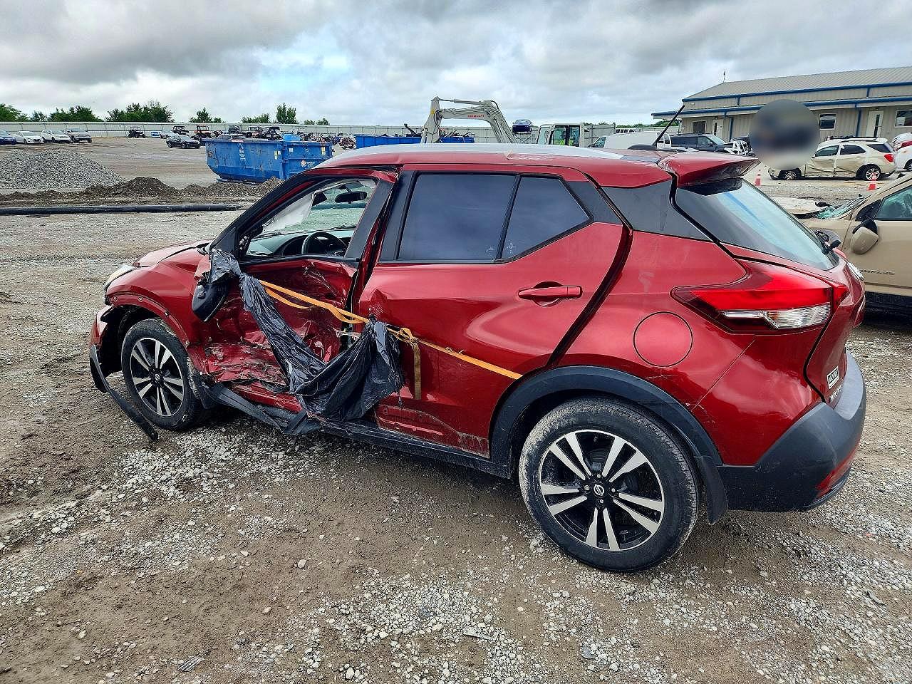 2018 Nissan Kicks Sr Burgundy vin: 3N1CP5CU1JL531882