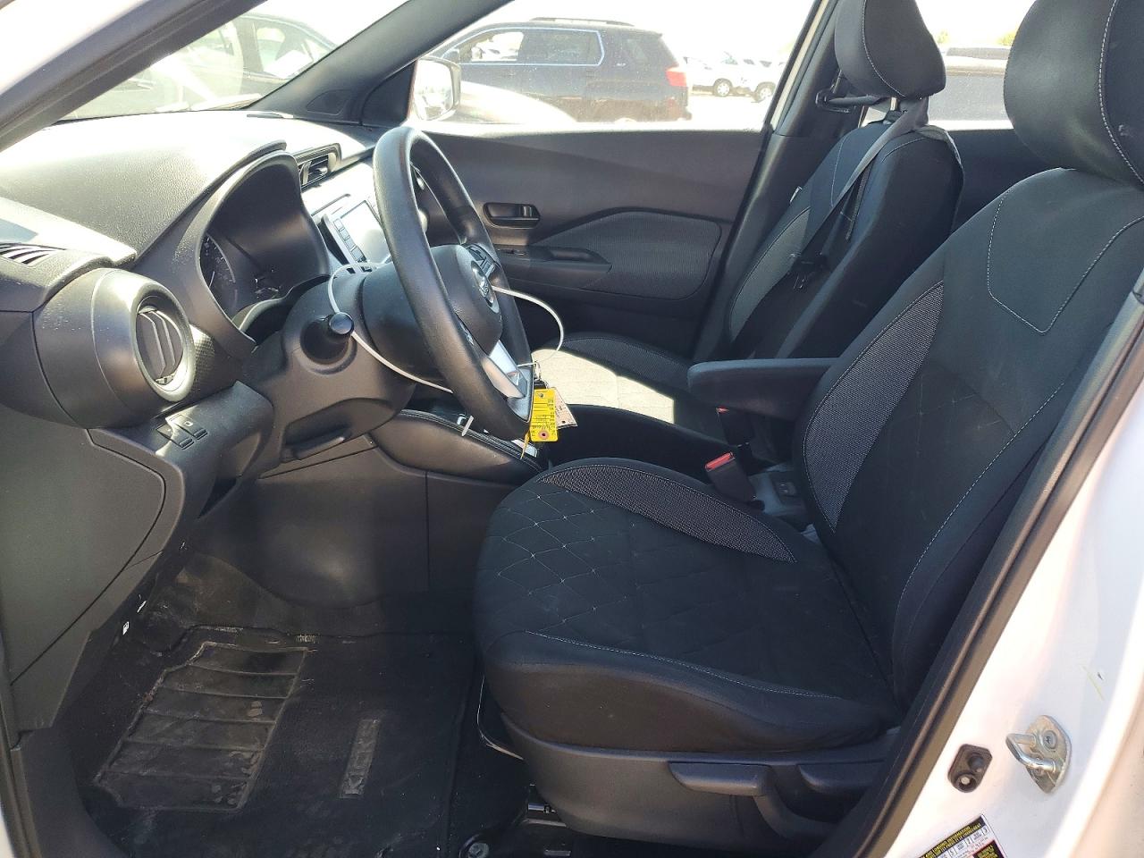 2018 Nissan Kicks S White vin: 3N1CP5CU3JL531964