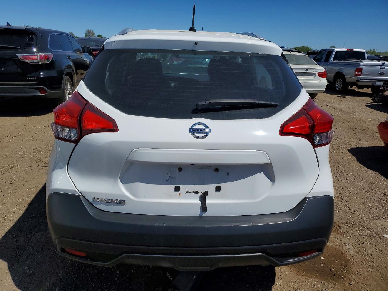 2018 Nissan Kicks S White vin: 3N1CP5CU3JL531964