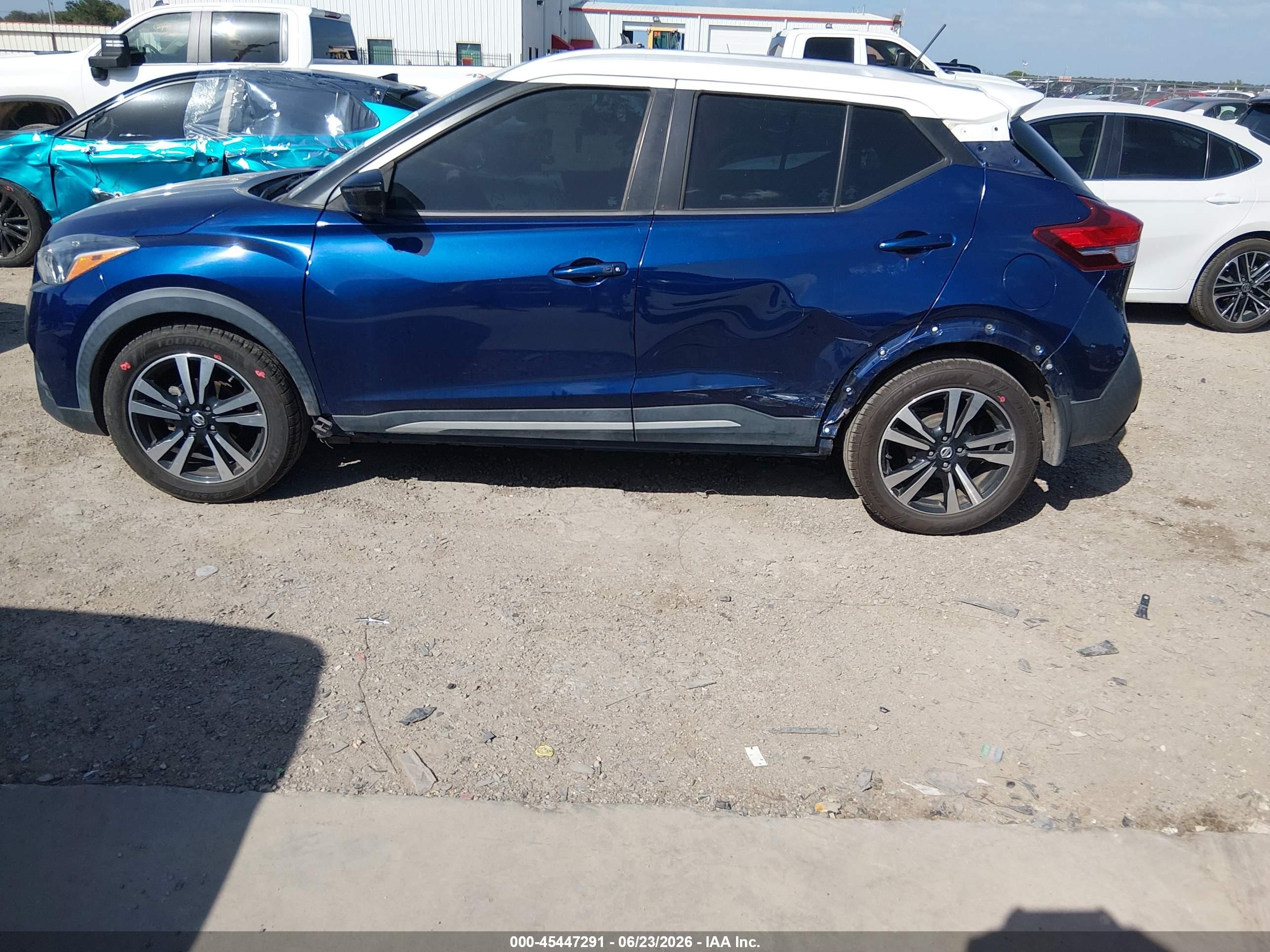 2019 Nissan Kicks Sr Blue vin: 3N1CP5CU3KL533425