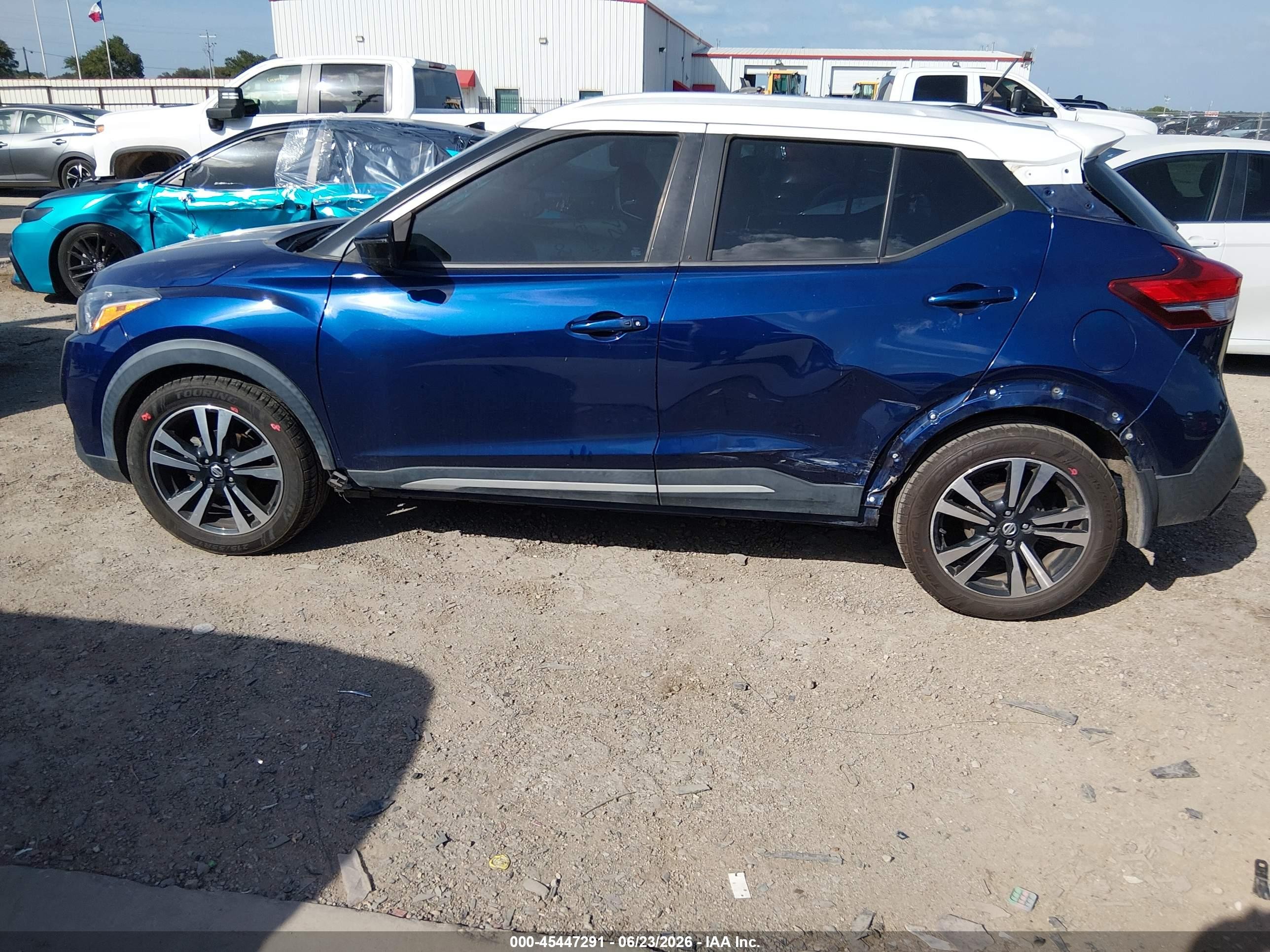 2019 Nissan Kicks Sr Blue vin: 3N1CP5CU3KL533425