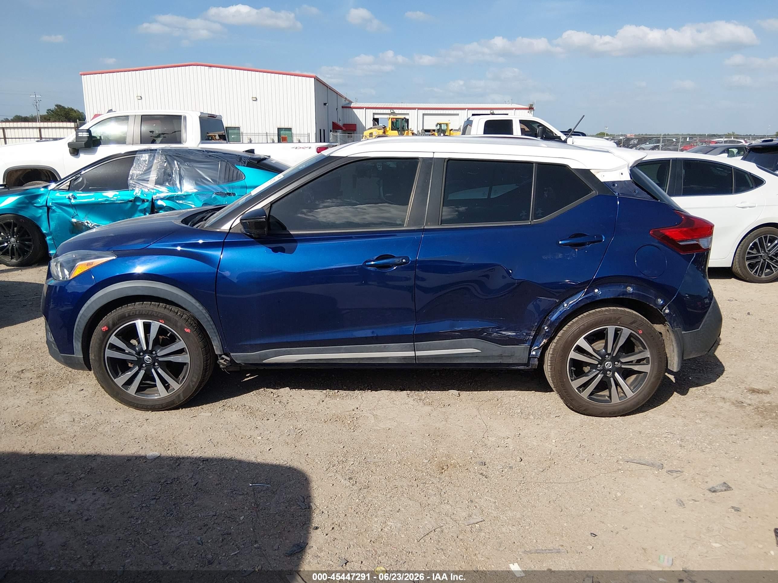 2019 Nissan Kicks Sr Blue vin: 3N1CP5CU3KL533425