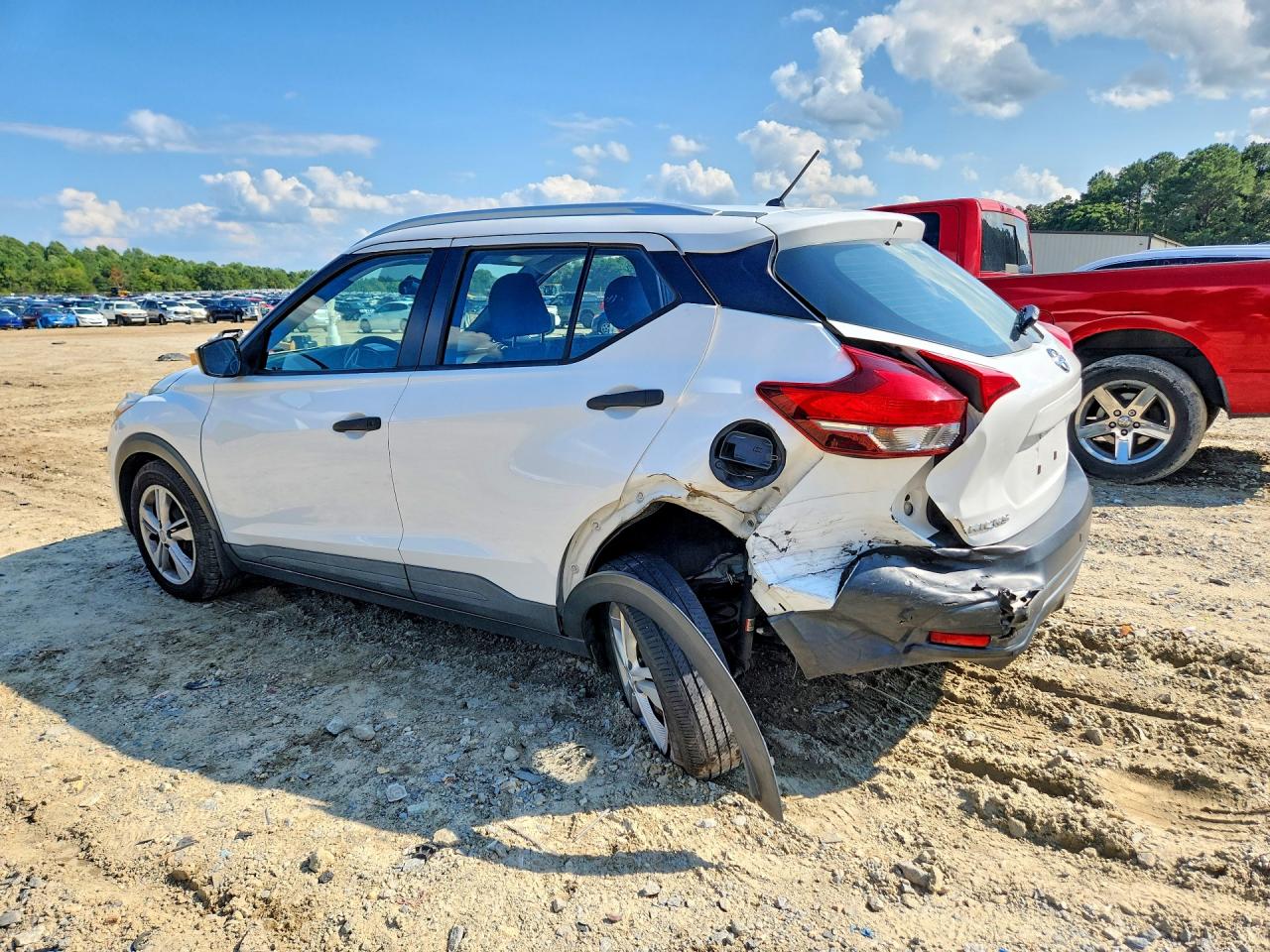 2019 Nissan Kicks S White vin: 3N1CP5CU3KL536566