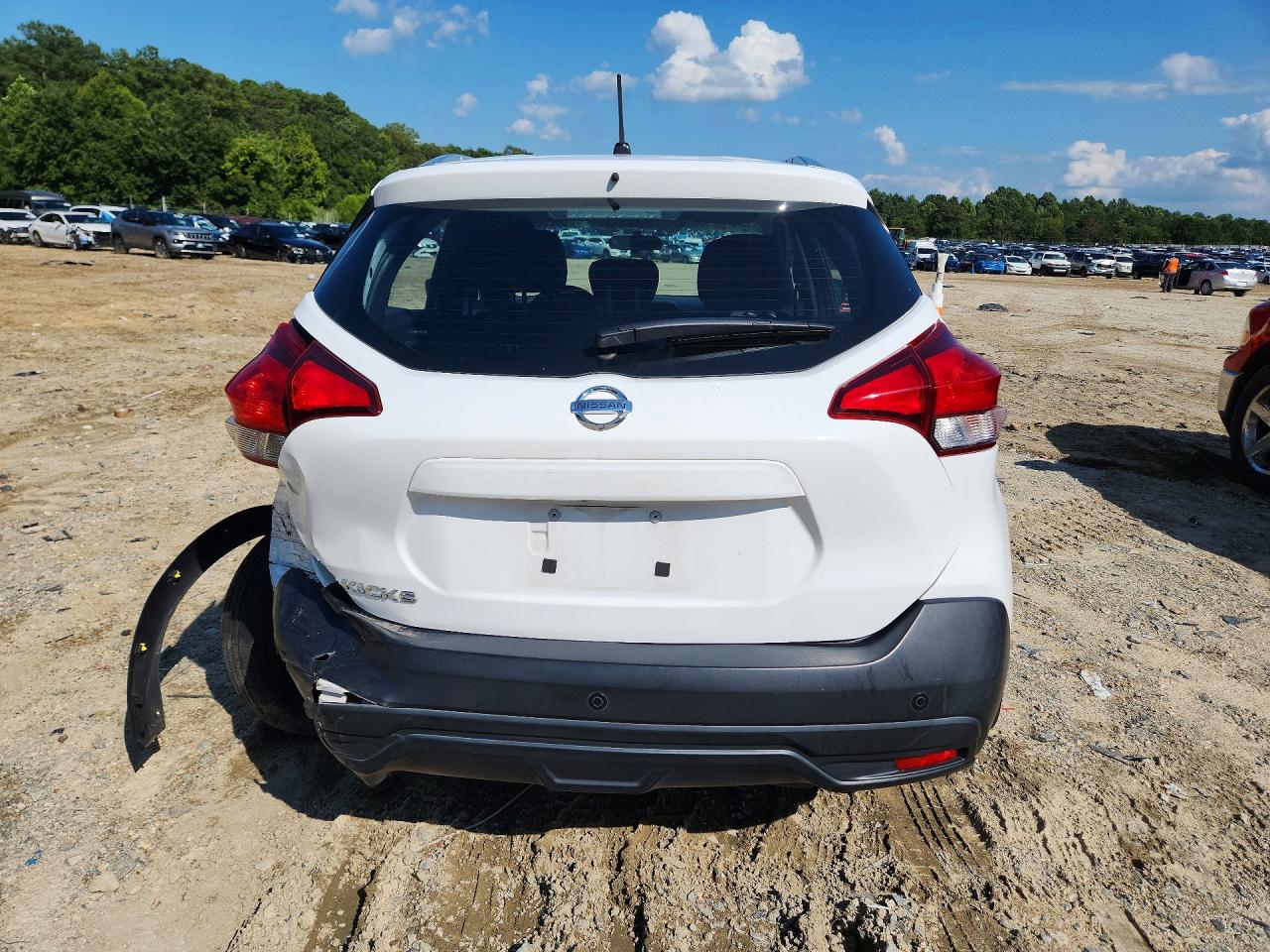 2019 Nissan Kicks S White vin: 3N1CP5CU3KL536566