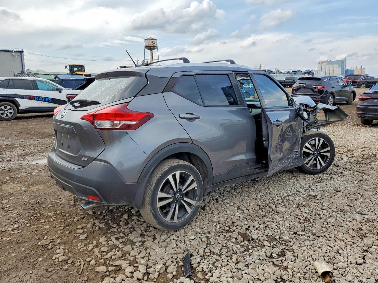 2019 Nissan Kicks Sv Gray vin: 3N1CP5CU3KL558096