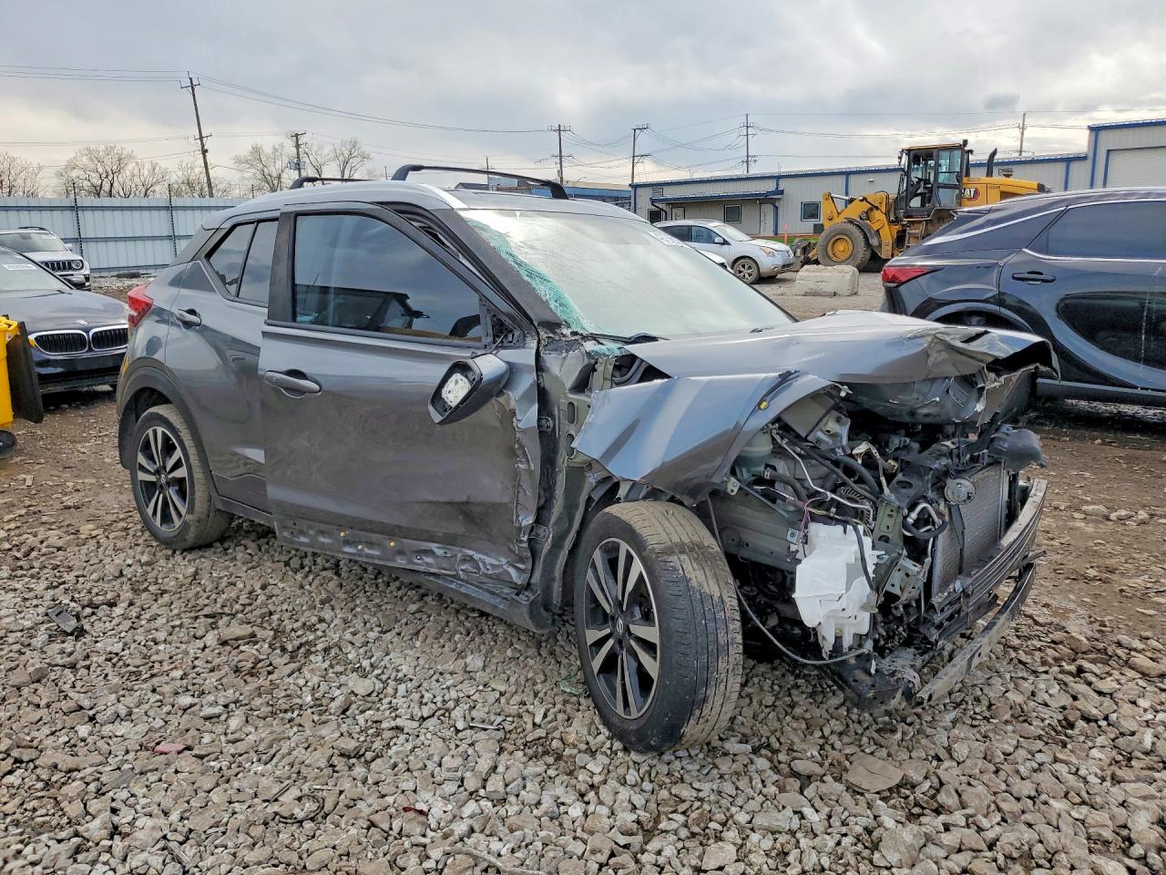 2019 Nissan Kicks Sv Gray vin: 3N1CP5CU3KL558096