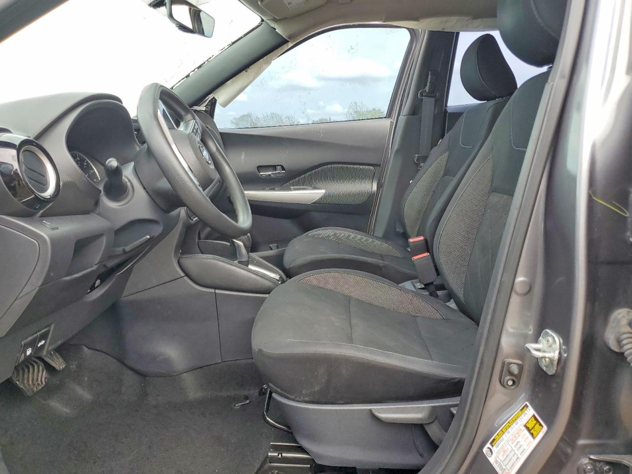 2019 Nissan Kicks Sv Gray vin: 3N1CP5CU3KL558096