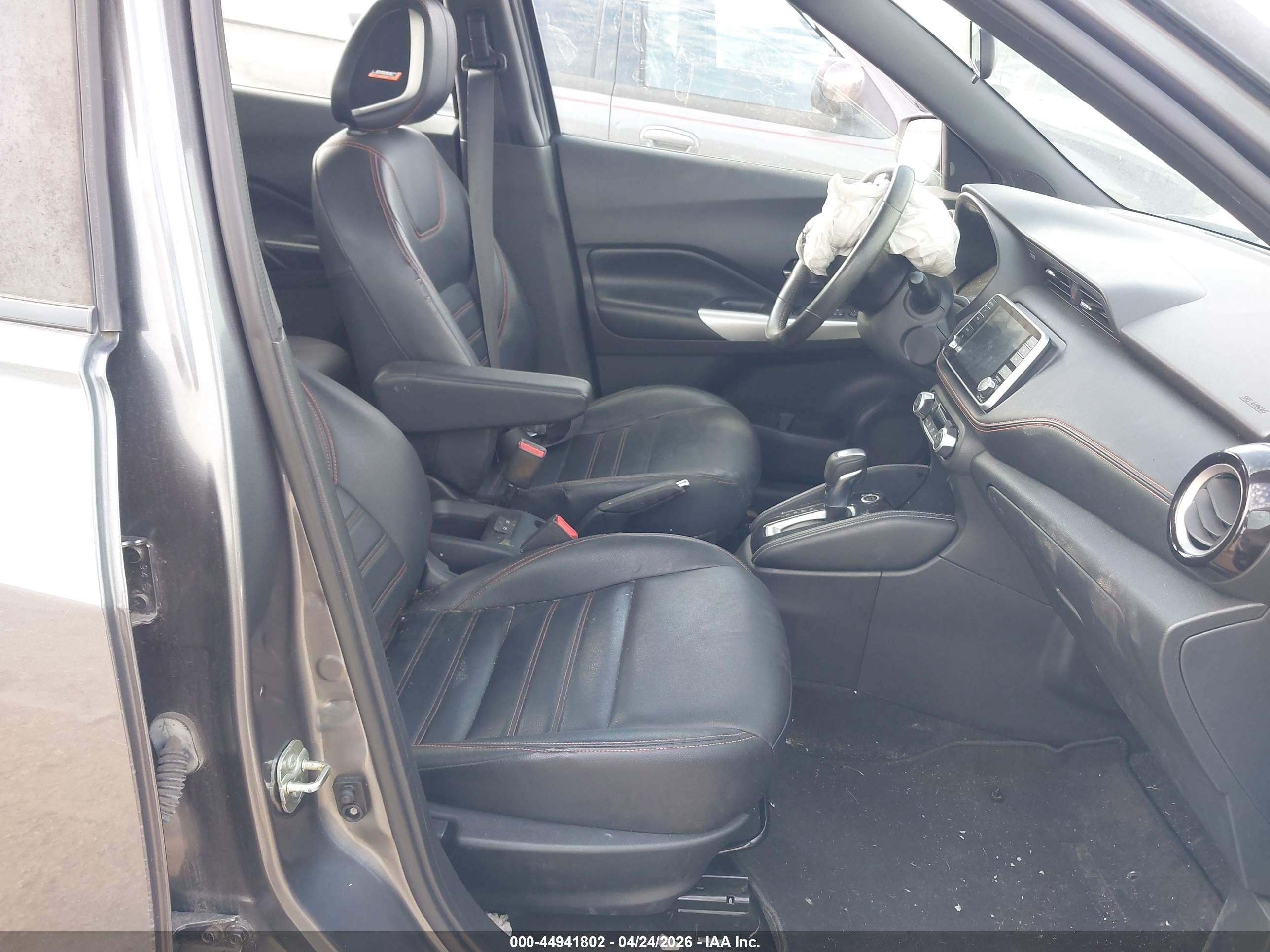 2019 Nissan Kicks Sr Серый vin: 3N1CP5CU4KL528640