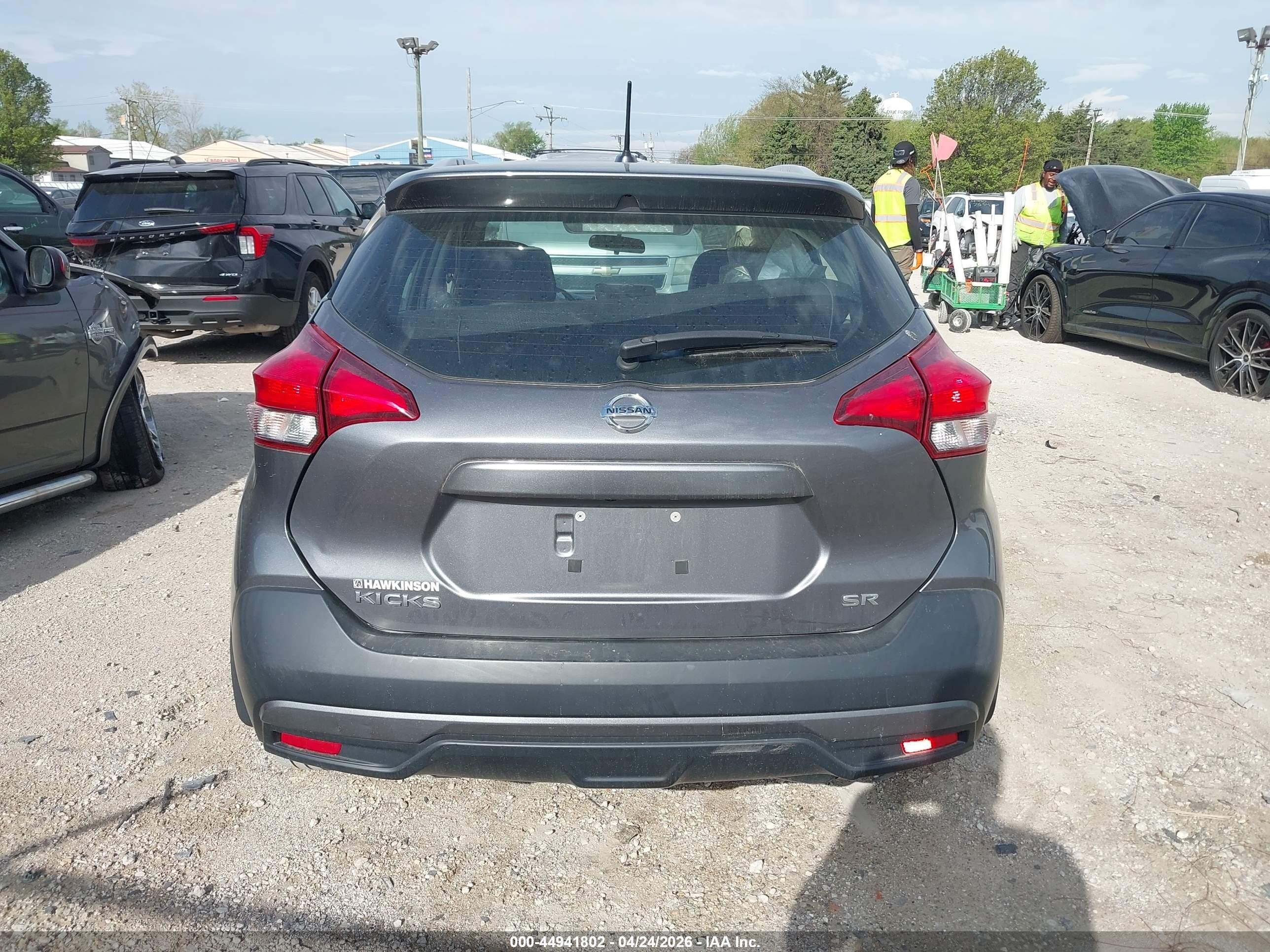2019 Nissan Kicks Sr Серый vin: 3N1CP5CU4KL528640
