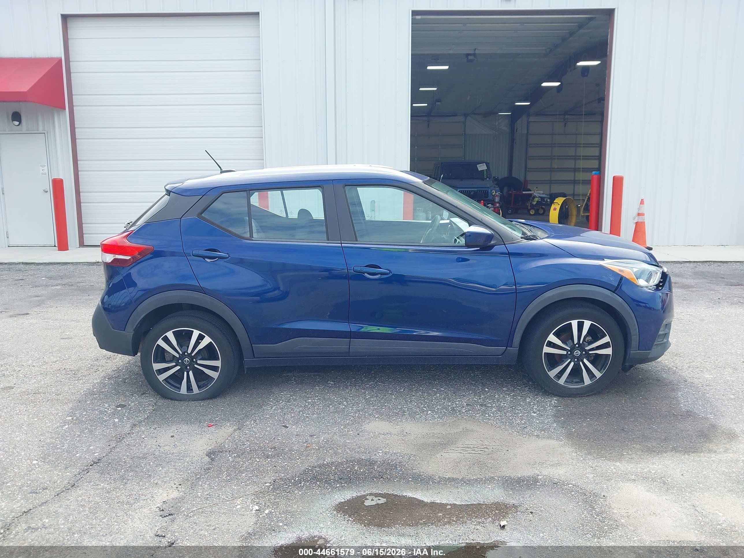 2019 Nissan Kicks Sv Blue vin: 3N1CP5CU4KL547964