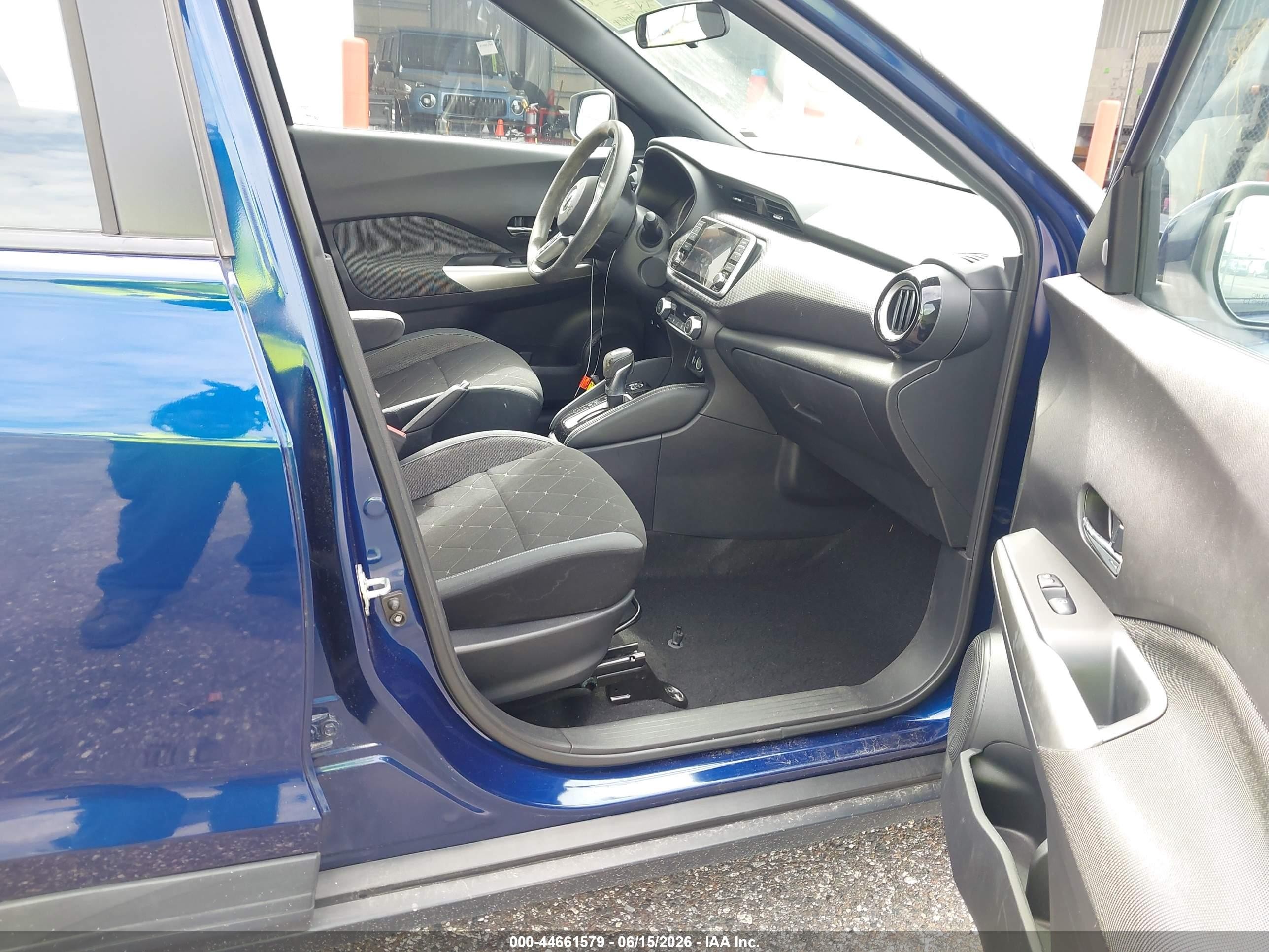 2019 Nissan Kicks Sv Blue vin: 3N1CP5CU4KL547964