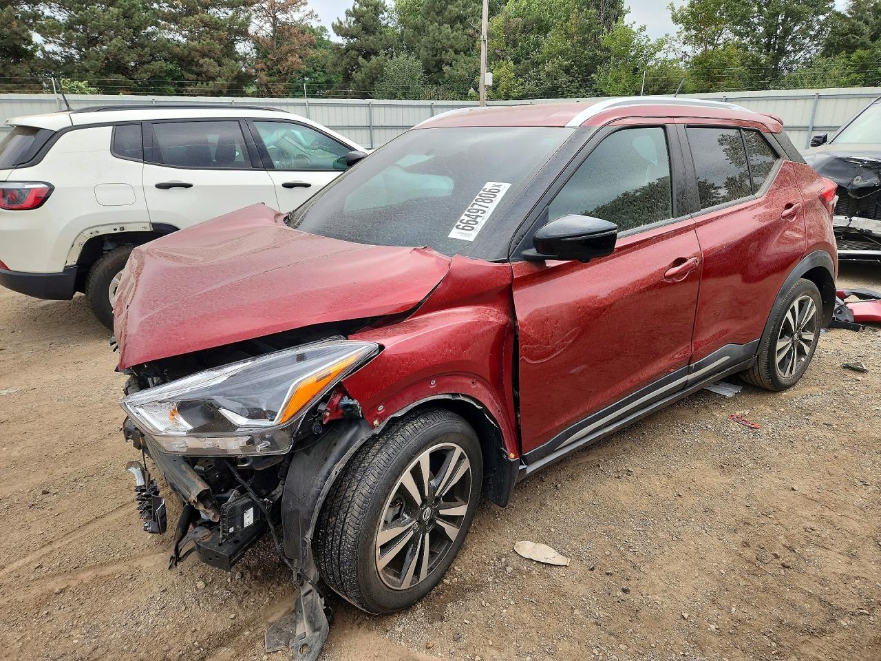 2019 Nissan Kicks Sr Red vin: 3N1CP5CU4KL556020