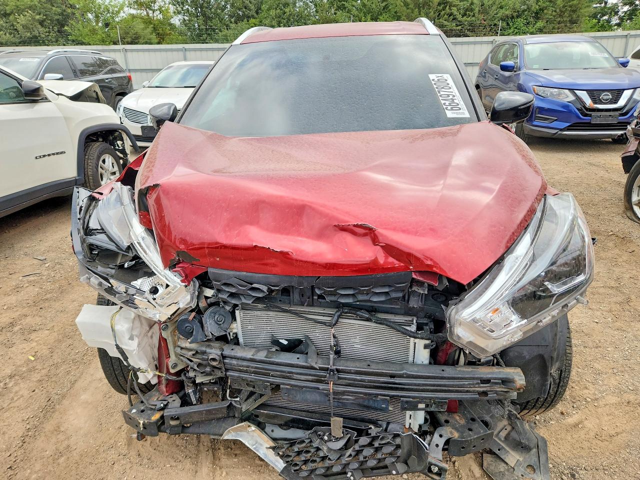 2019 Nissan Kicks Sr Red vin: 3N1CP5CU4KL556020
