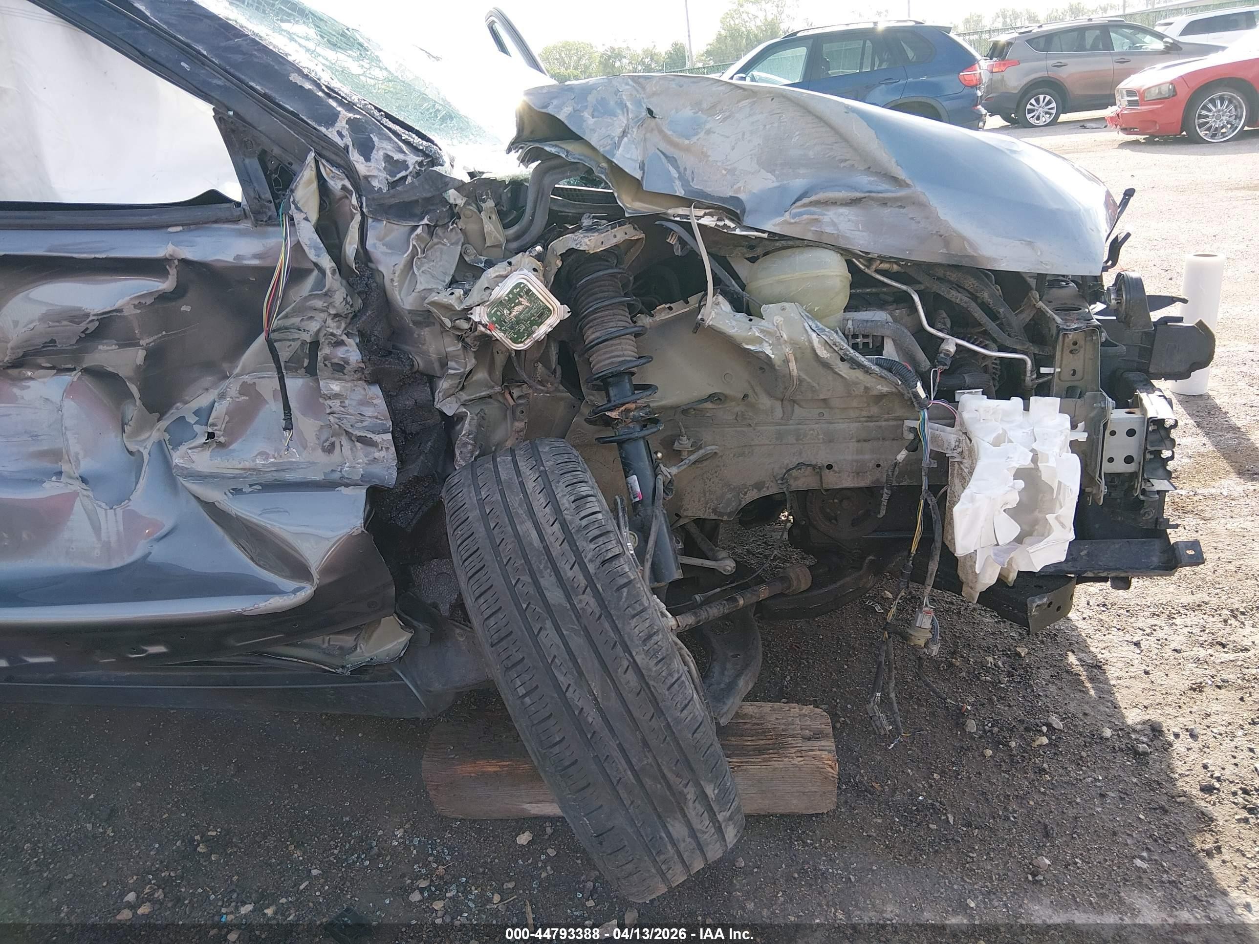 2019 Nissan Kicks Sr Серый vin: 3N1CP5CU6KL538828