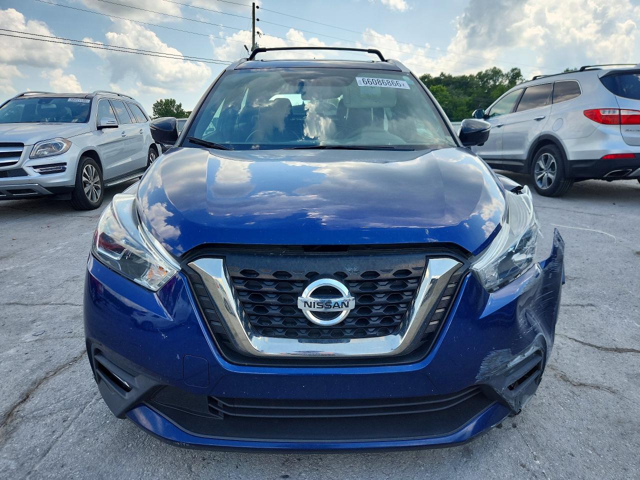 2019 Nissan Kicks Sr Blue vin: 3N1CP5CU6KL554804