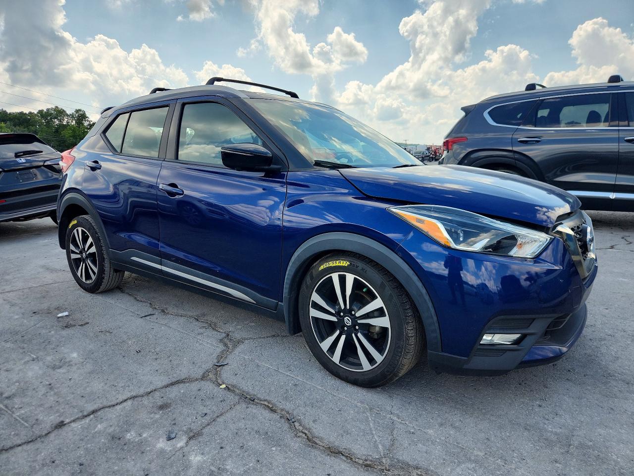 2019 Nissan Kicks Sr Blue vin: 3N1CP5CU6KL554804