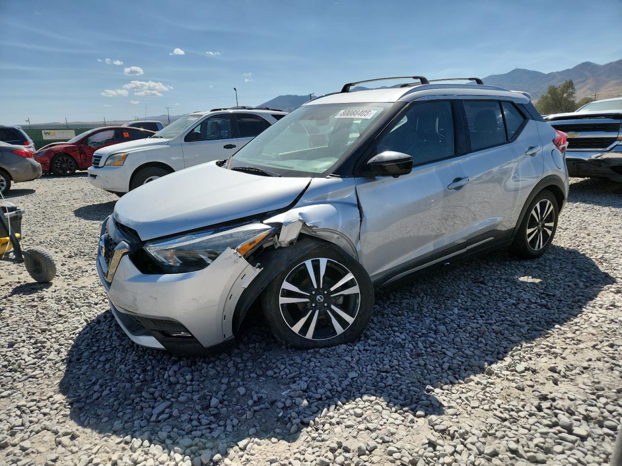 2019 Nissan Kicks Sr Silver vin: 3N1CP5CU7KL499831