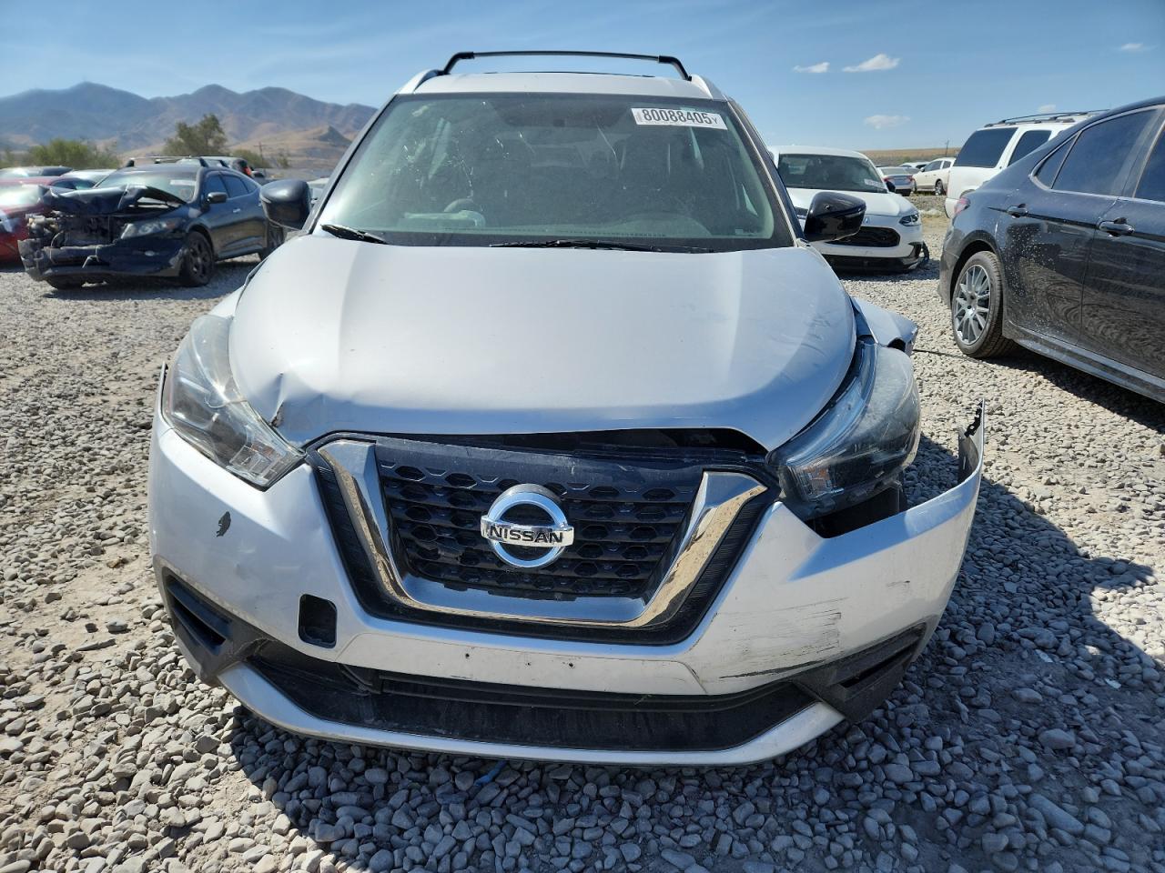 2019 Nissan Kicks Sr Silver vin: 3N1CP5CU7KL499831