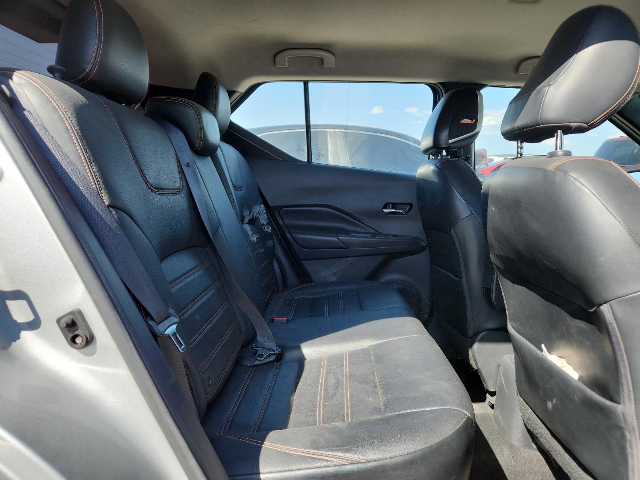 2019 Nissan Kicks Sr Silver vin: 3N1CP5CU7KL499831