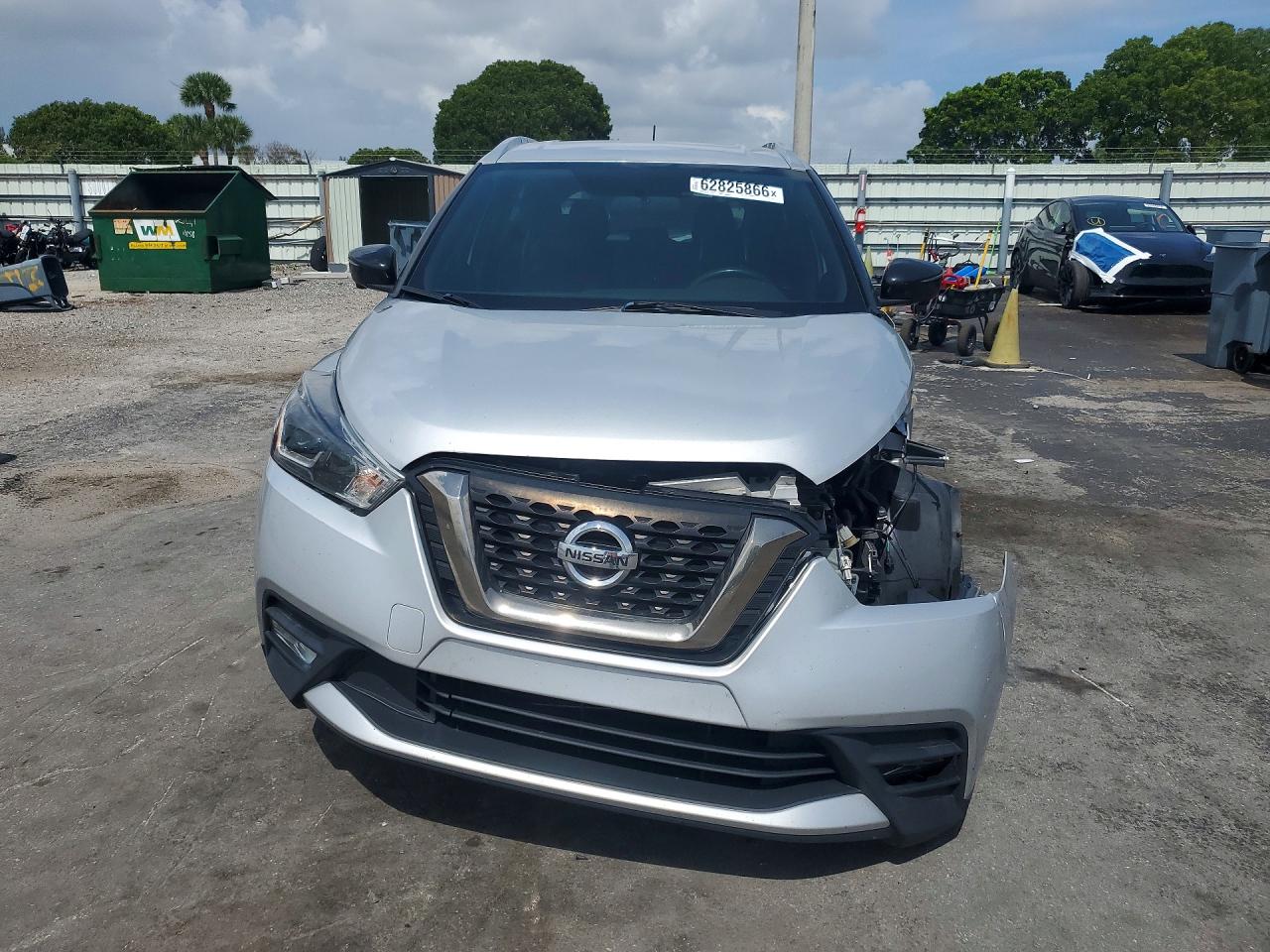 2019 Nissan Kicks Sr Silver vin: 3N1CP5CU7KL527871