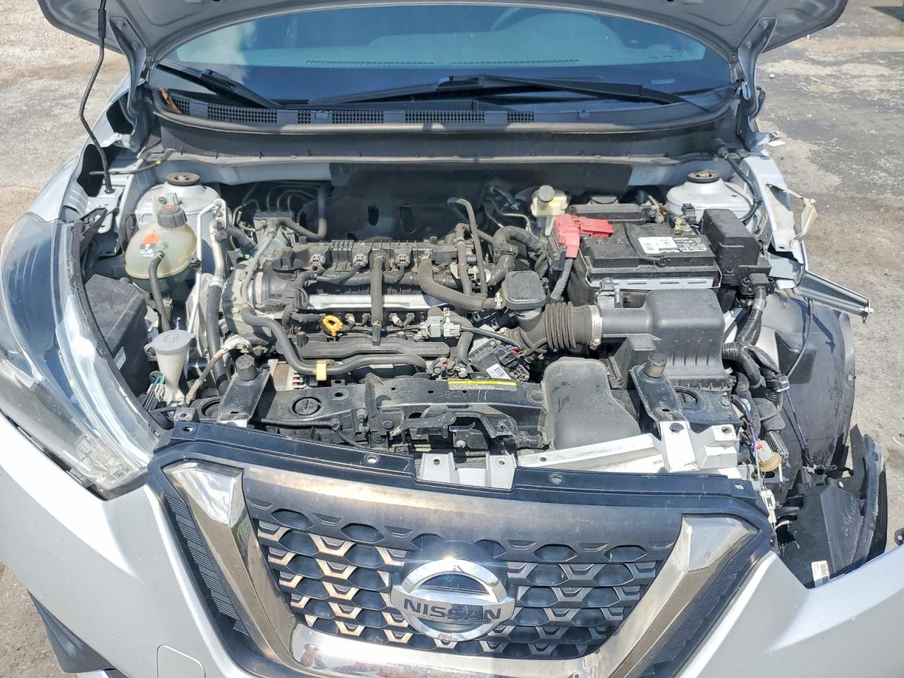 2019 Nissan Kicks Sr Silver vin: 3N1CP5CU7KL527871