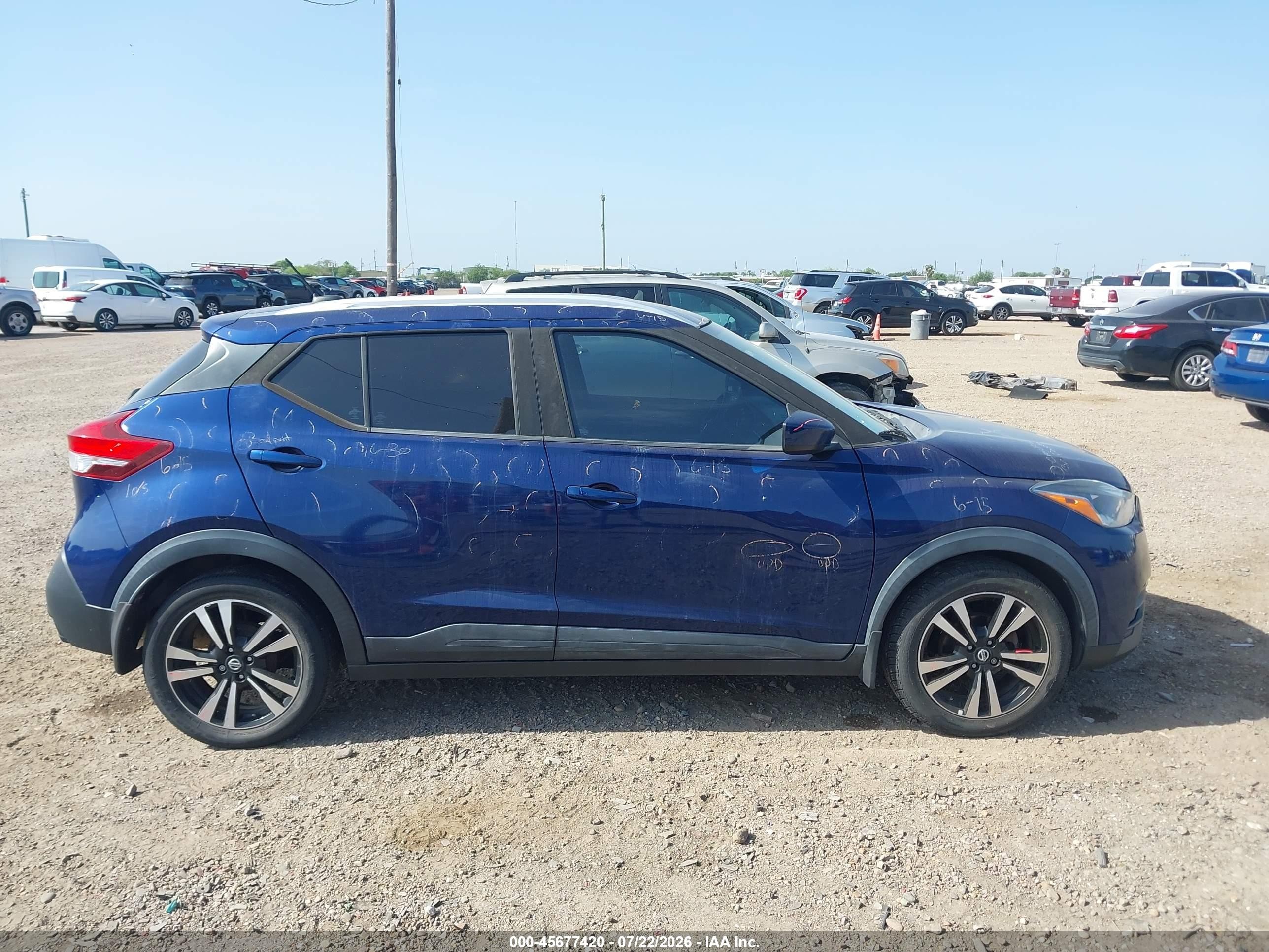 2018 Nissan Kicks Sv Blue vin: 3N1CP5CU8JL543818