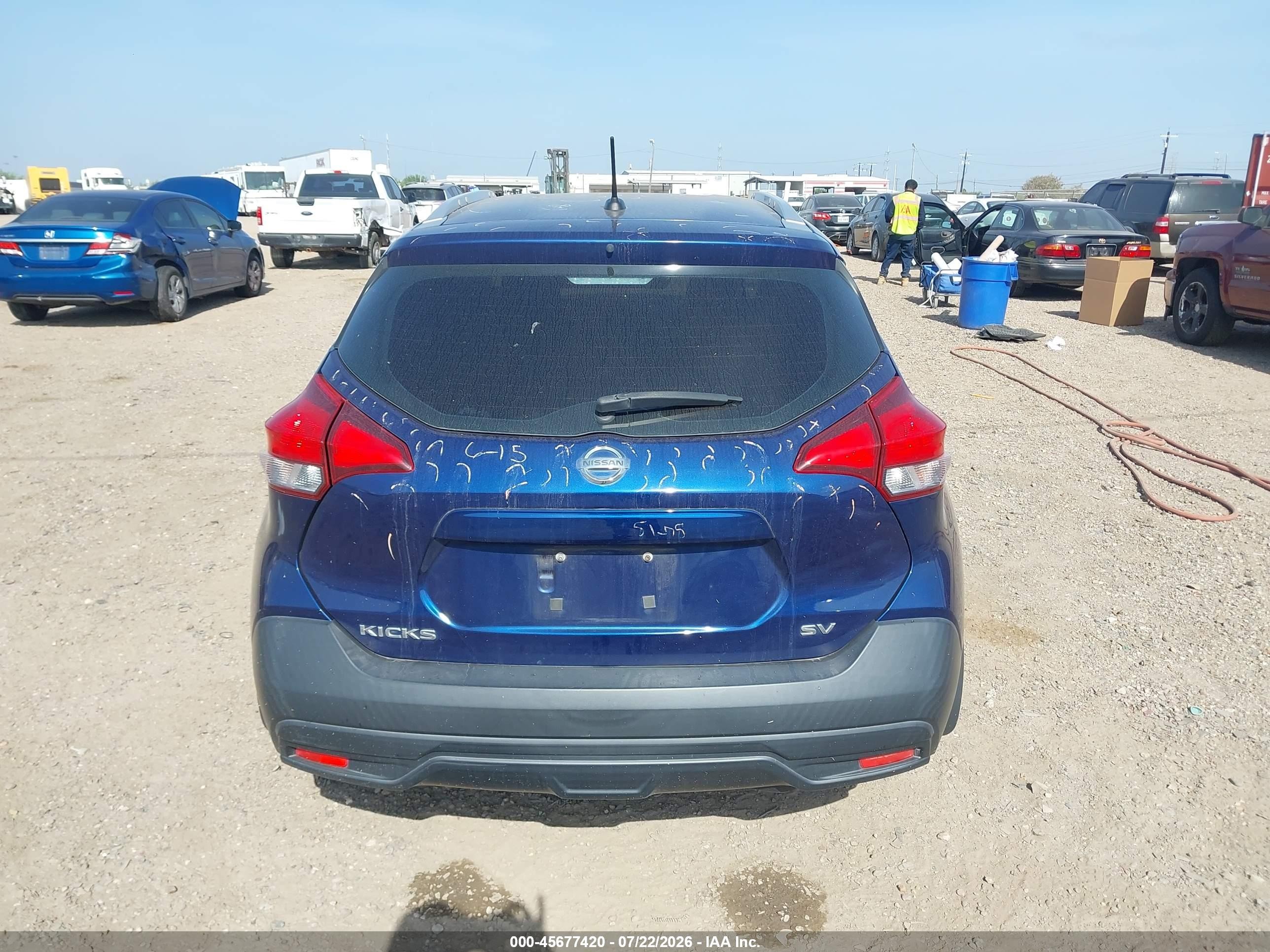 2018 Nissan Kicks Sv Blue vin: 3N1CP5CU8JL543818
