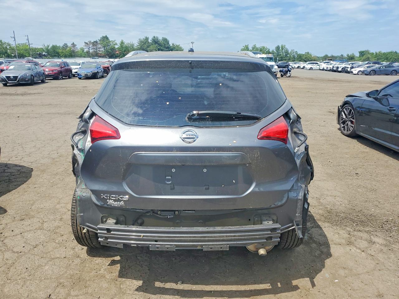 2019 Nissan Kicks S Gray vin: 3N1CP5CU9KL511638