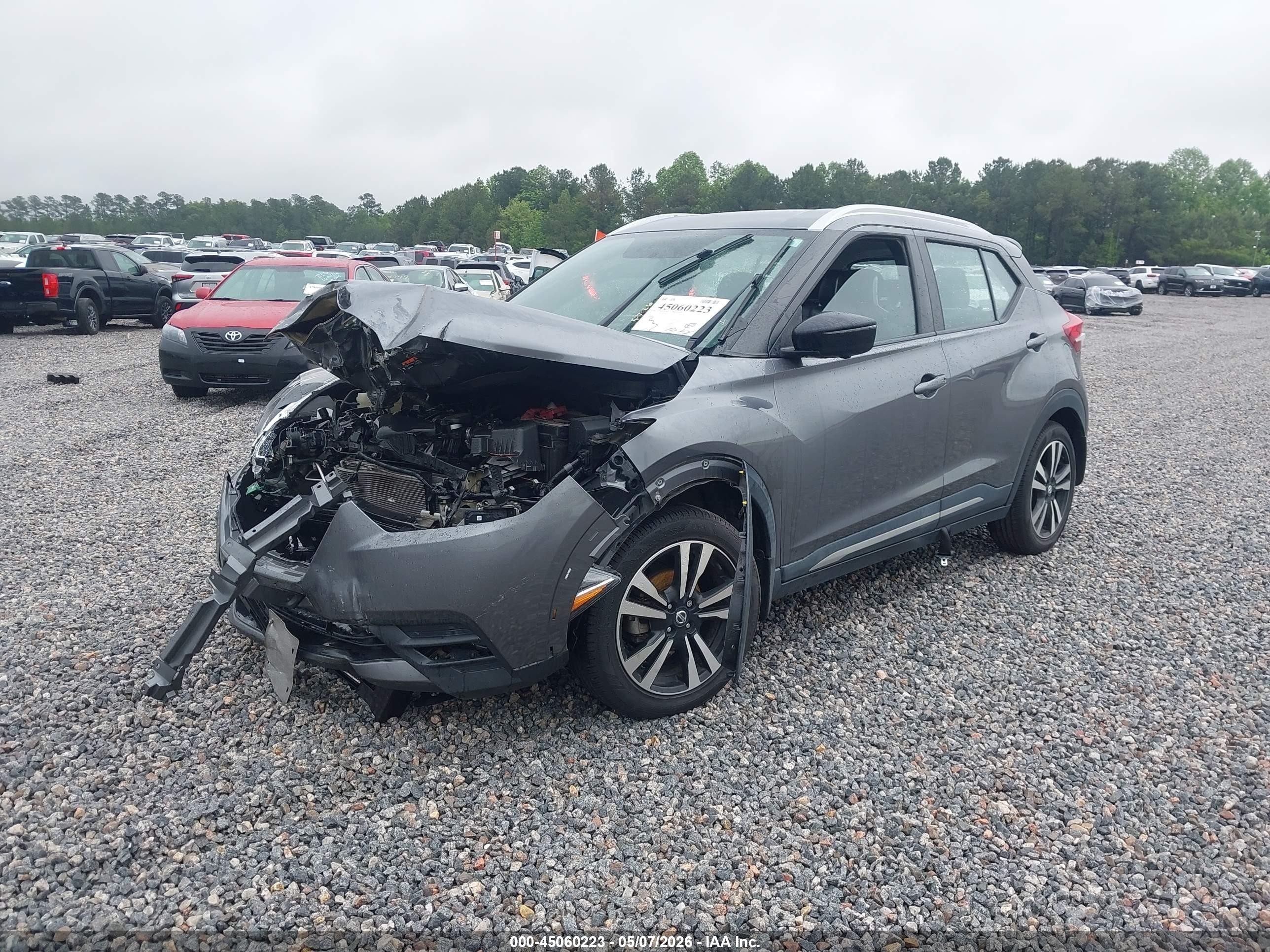 2019 Nissan Kicks Sr Серый vin: 3N1CP5CU9KL539424