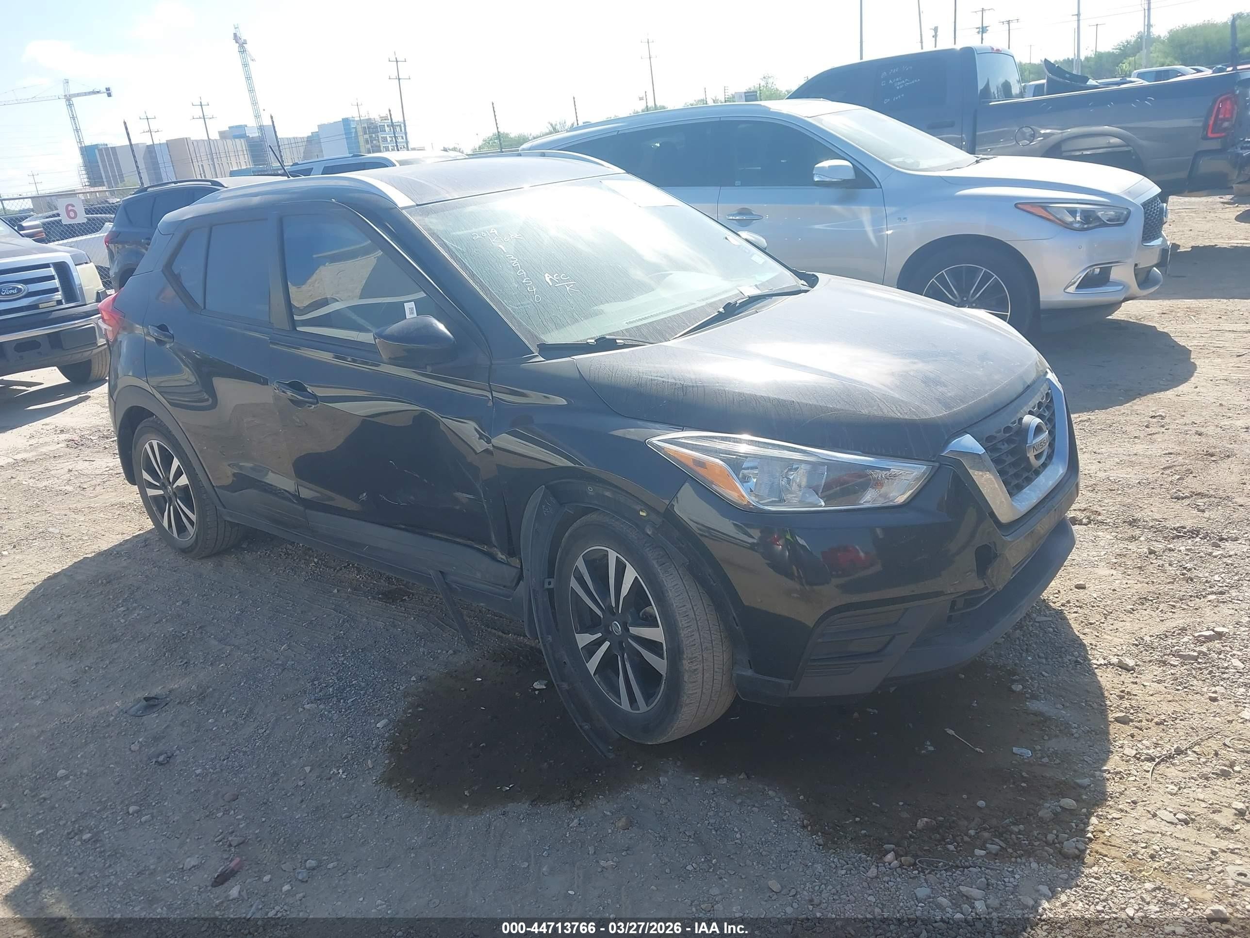 2019 Nissan Kicks Sv Black vin: 3N1CP5CUXKL494865
