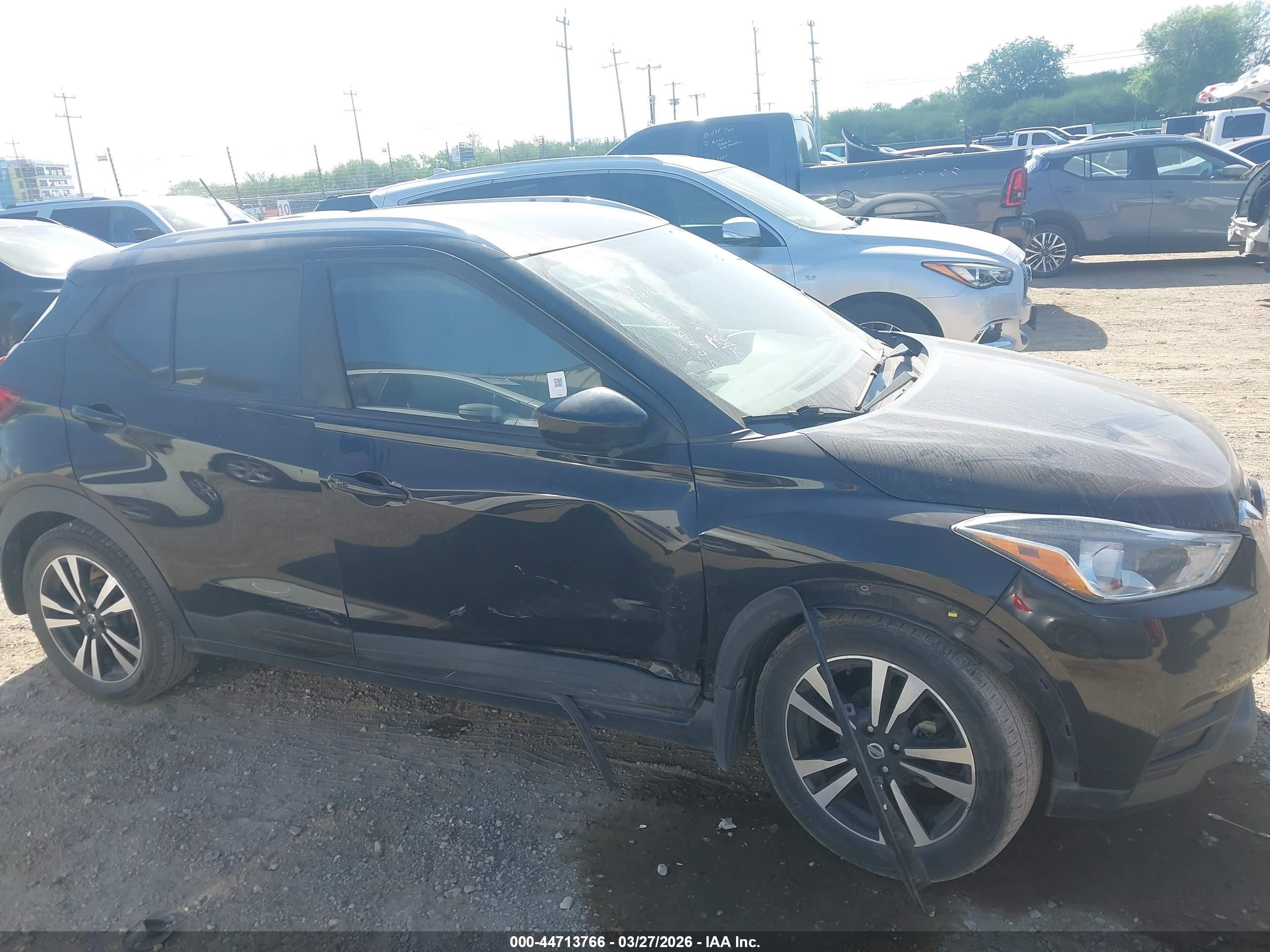 2019 Nissan Kicks Sv Black vin: 3N1CP5CUXKL494865