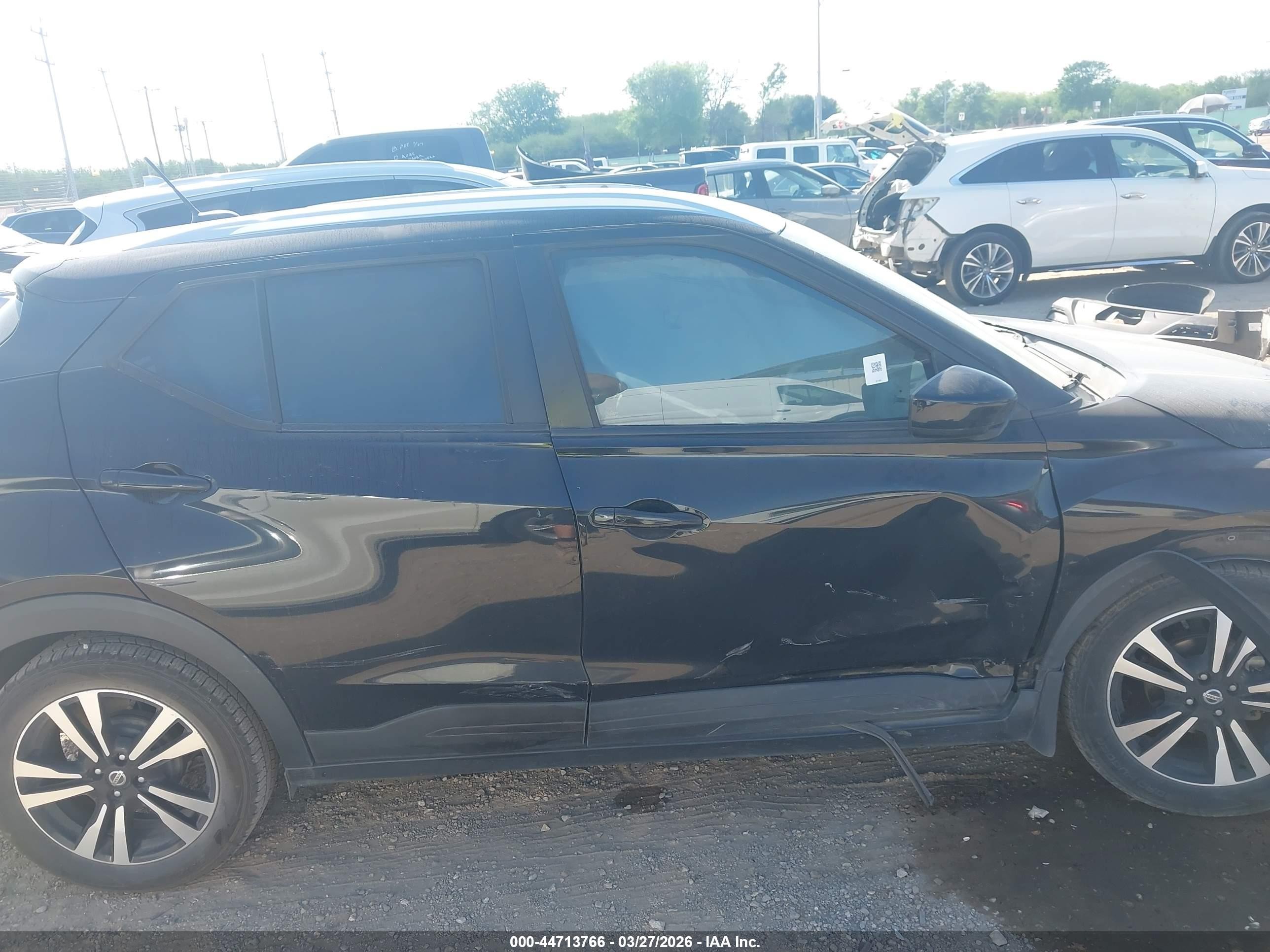 2019 Nissan Kicks Sv Black vin: 3N1CP5CUXKL494865
