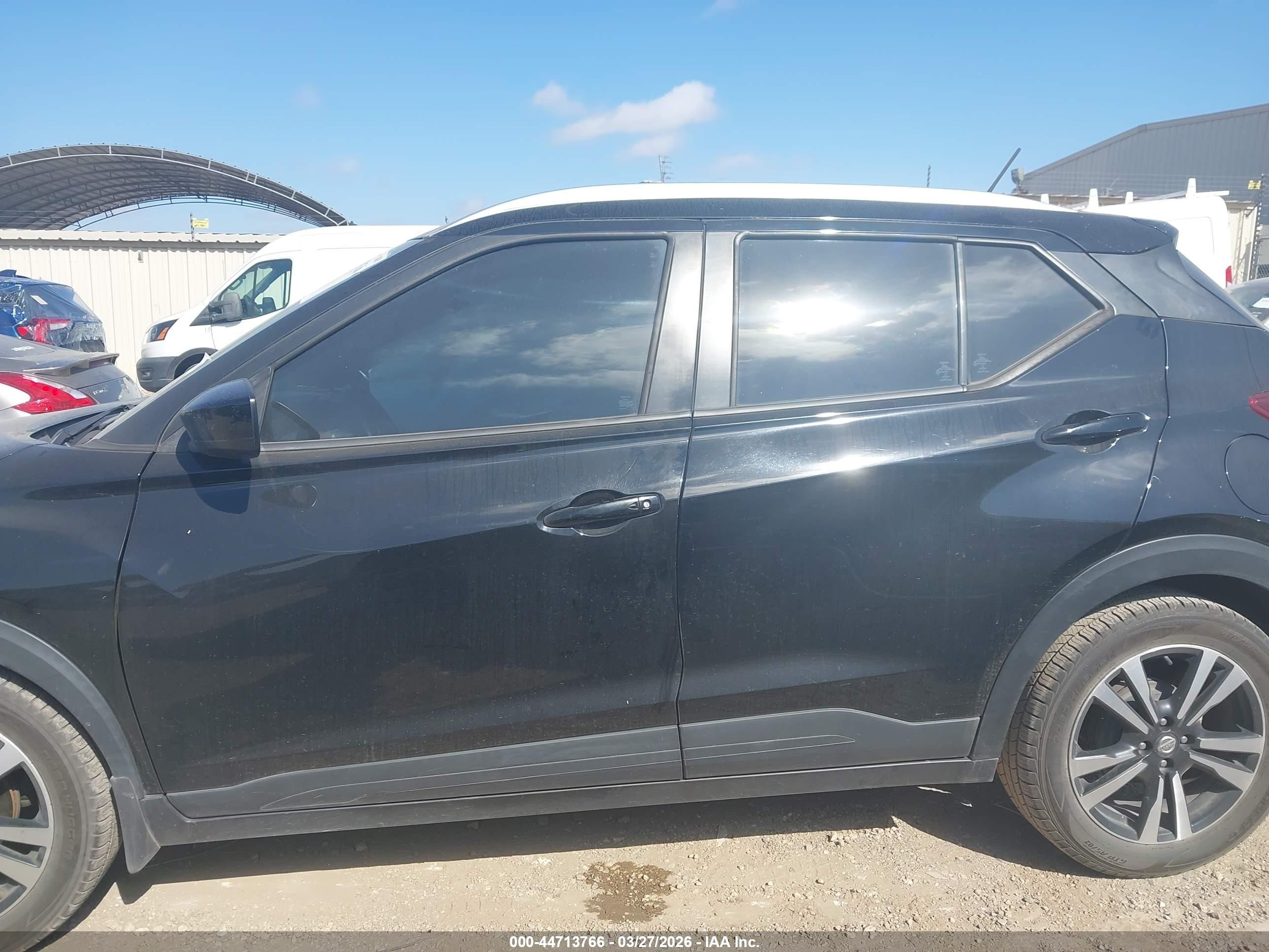 2019 Nissan Kicks Sv Black vin: 3N1CP5CUXKL494865