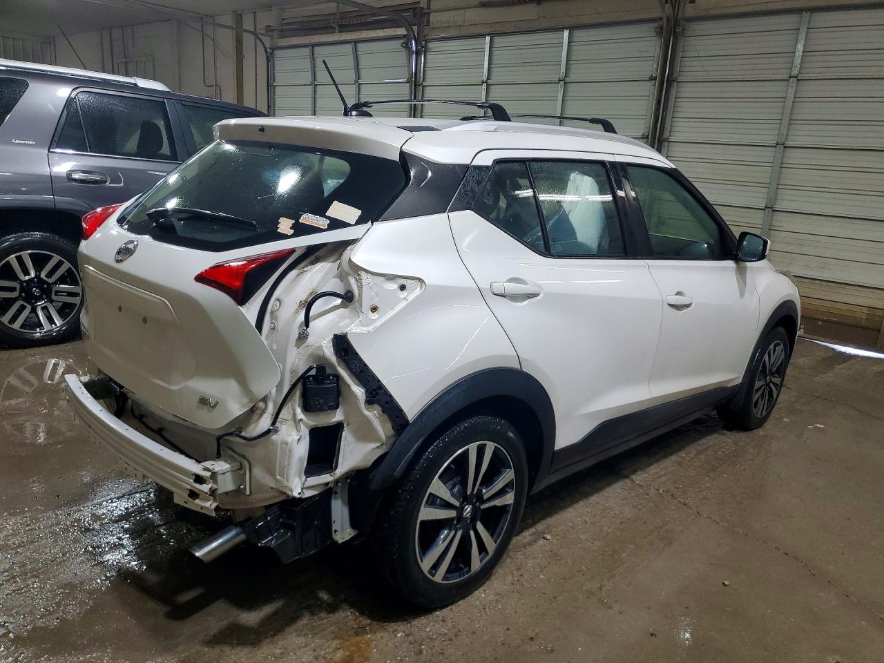 2019 Nissan Kicks Sv White vin: 3N1CP5CUXKL505122