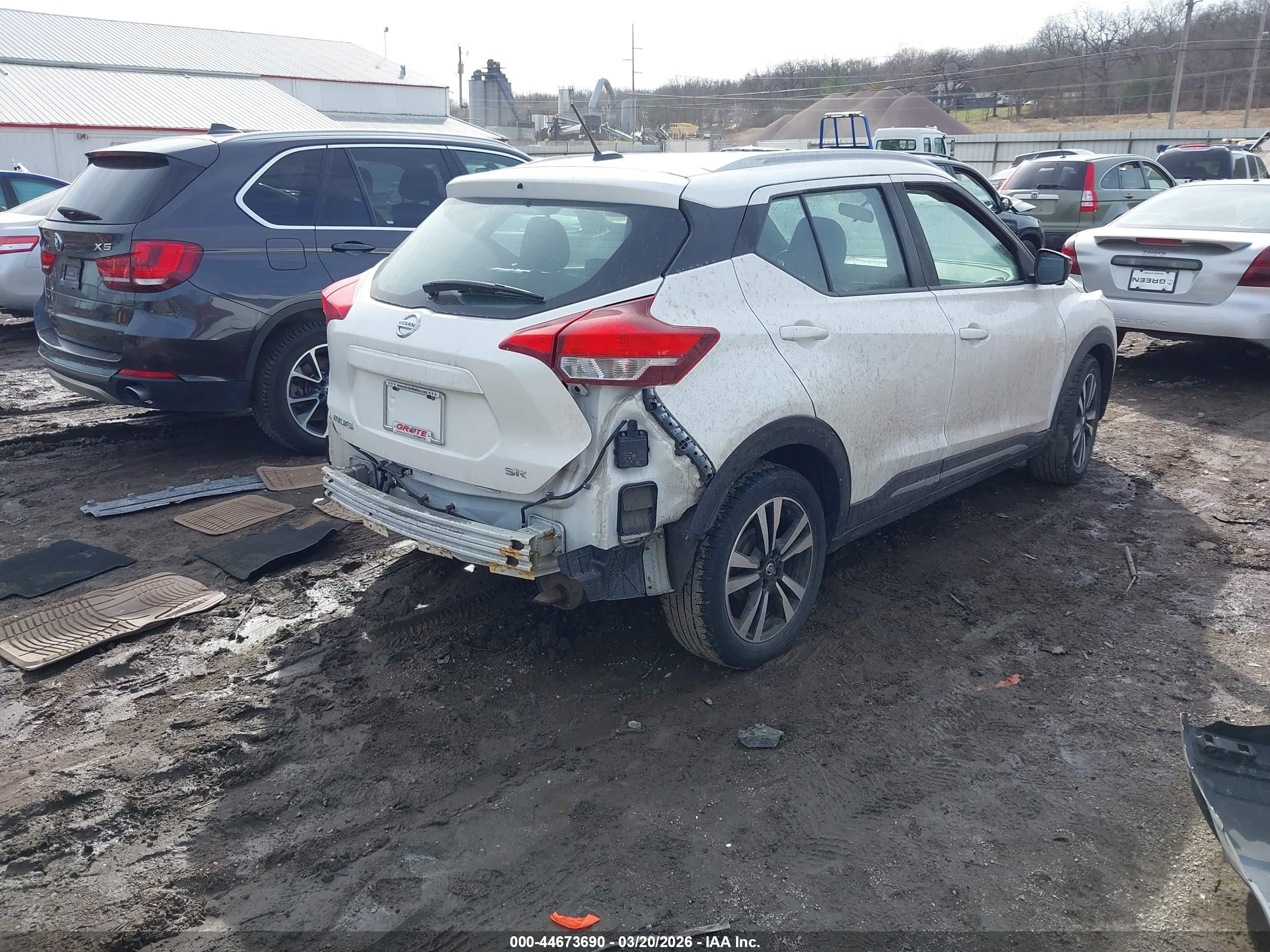 2019 Nissan Kicks S/sr/sv Белый vin: 3N1CP5CUXKL531123