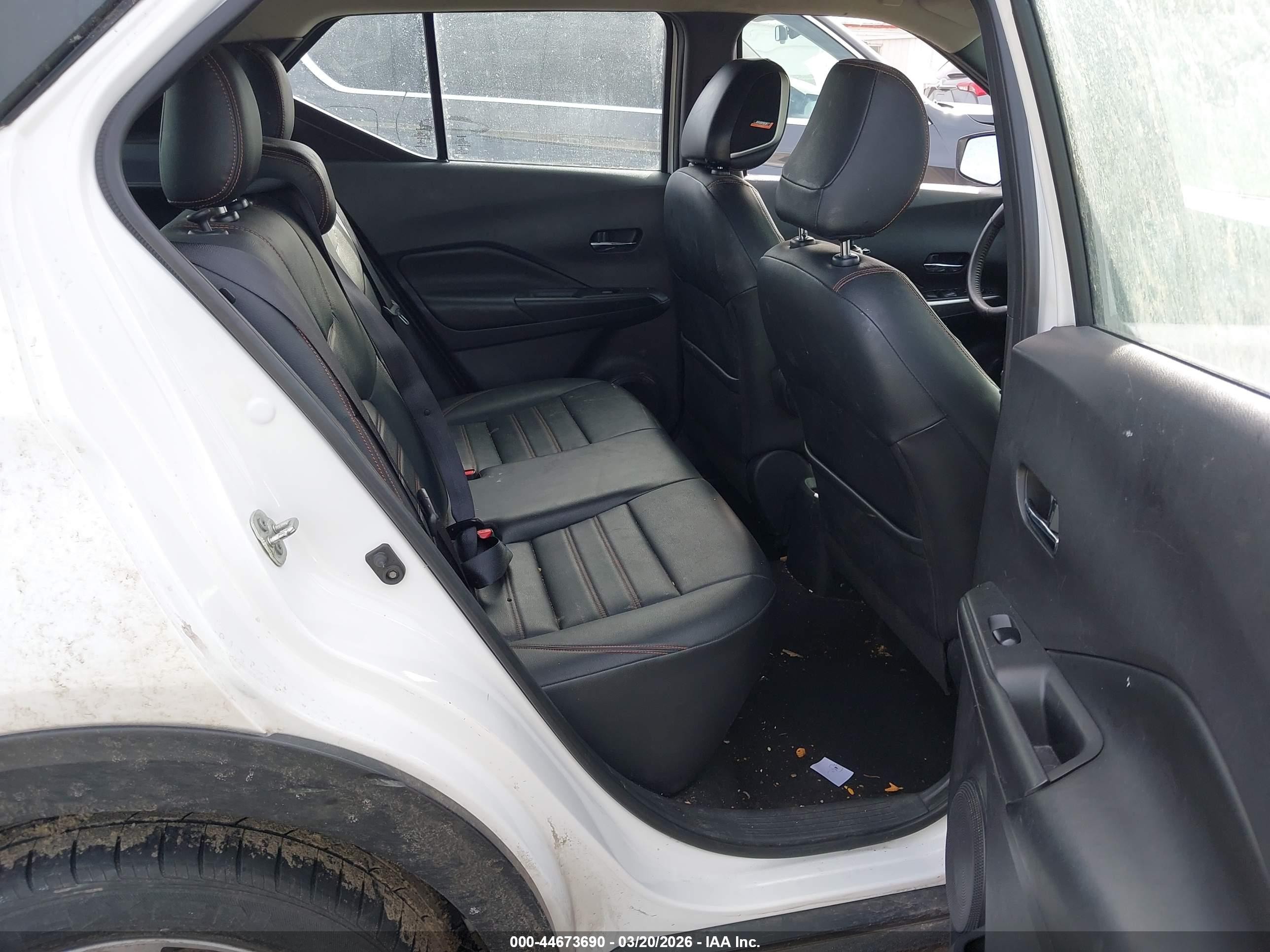 2019 Nissan Kicks S/sr/sv Белый vin: 3N1CP5CUXKL531123