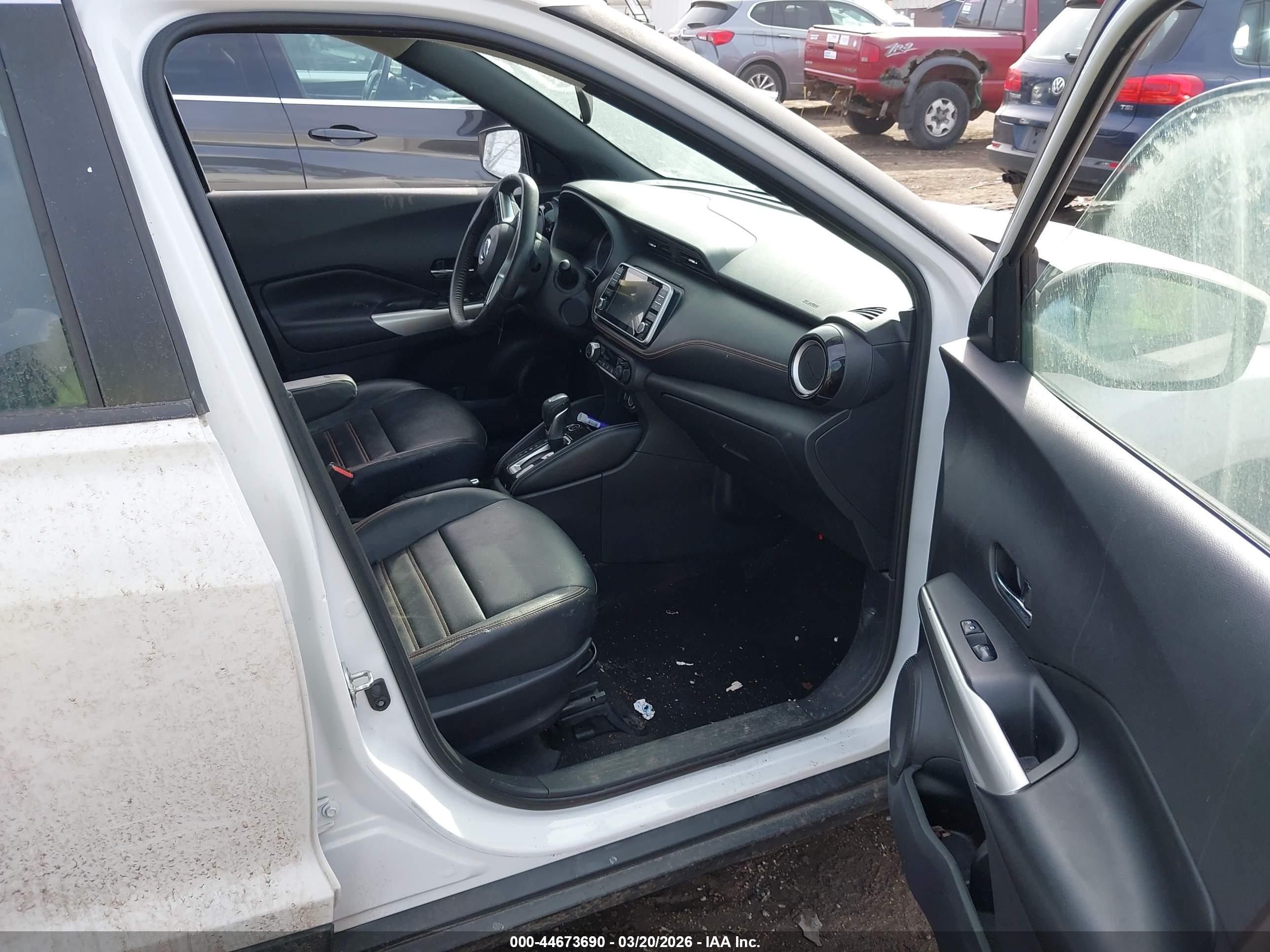2019 Nissan Kicks S/sr/sv Белый vin: 3N1CP5CUXKL531123