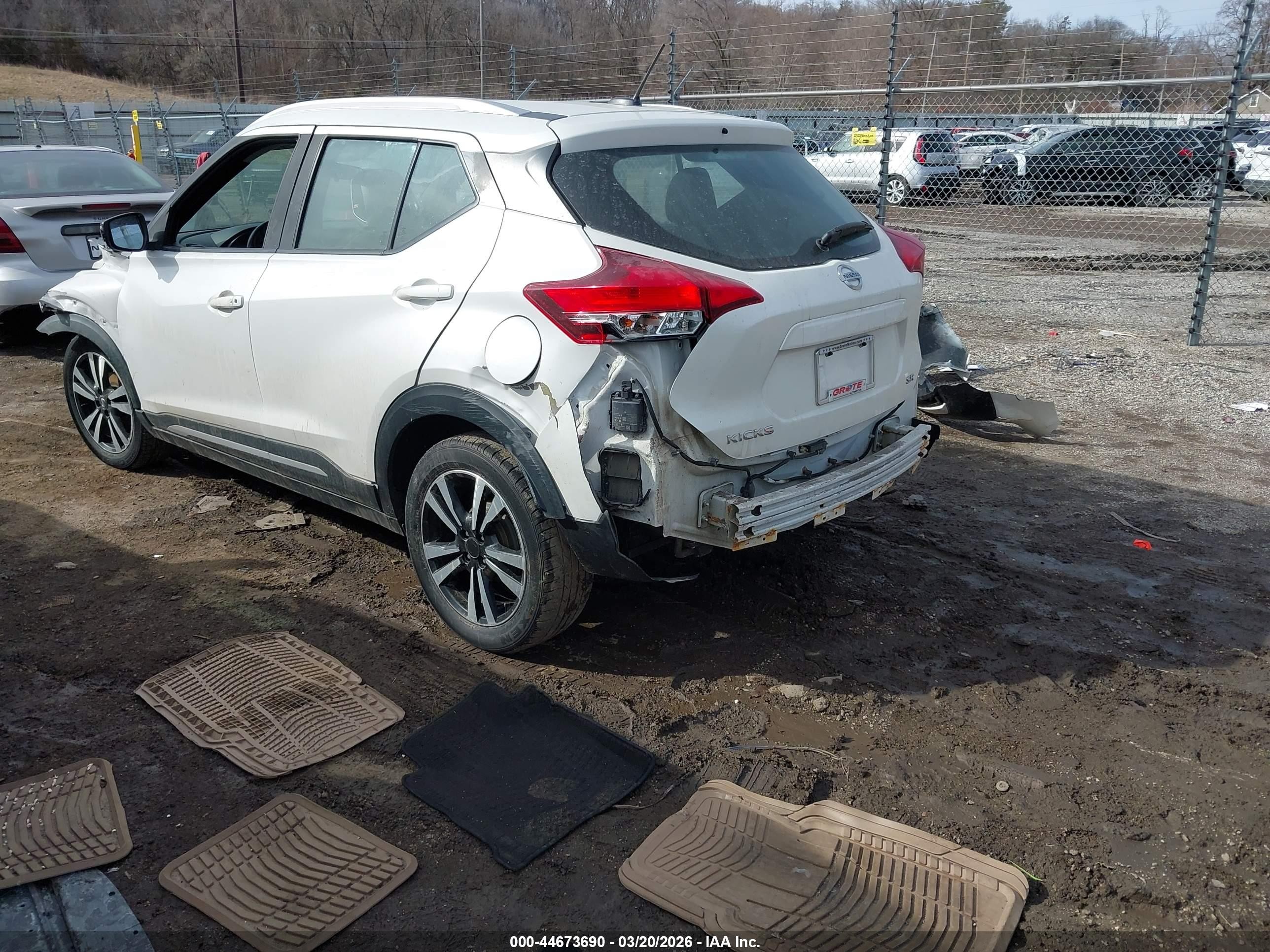2019 Nissan Kicks S/sr/sv Белый vin: 3N1CP5CUXKL531123